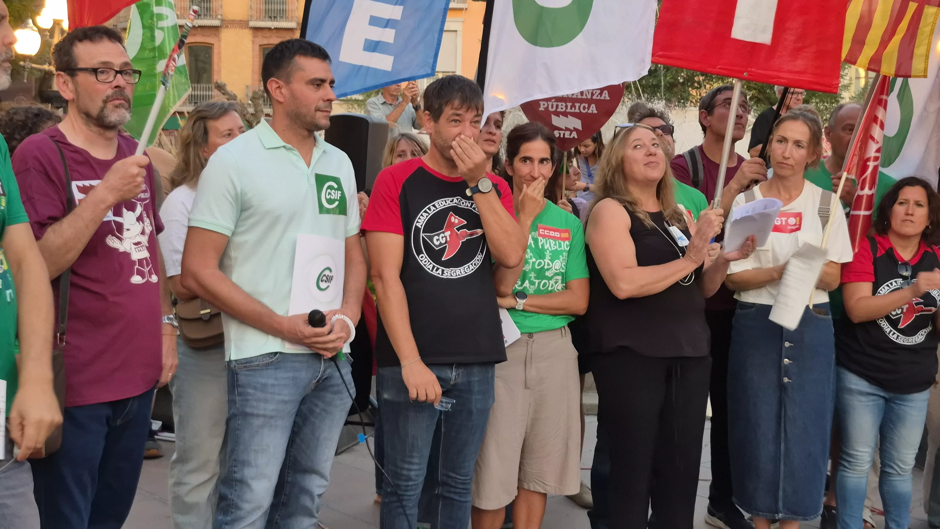 Concentración de apoyo al docente sancionado Sergio Martínez. Foto Myriam Martínez