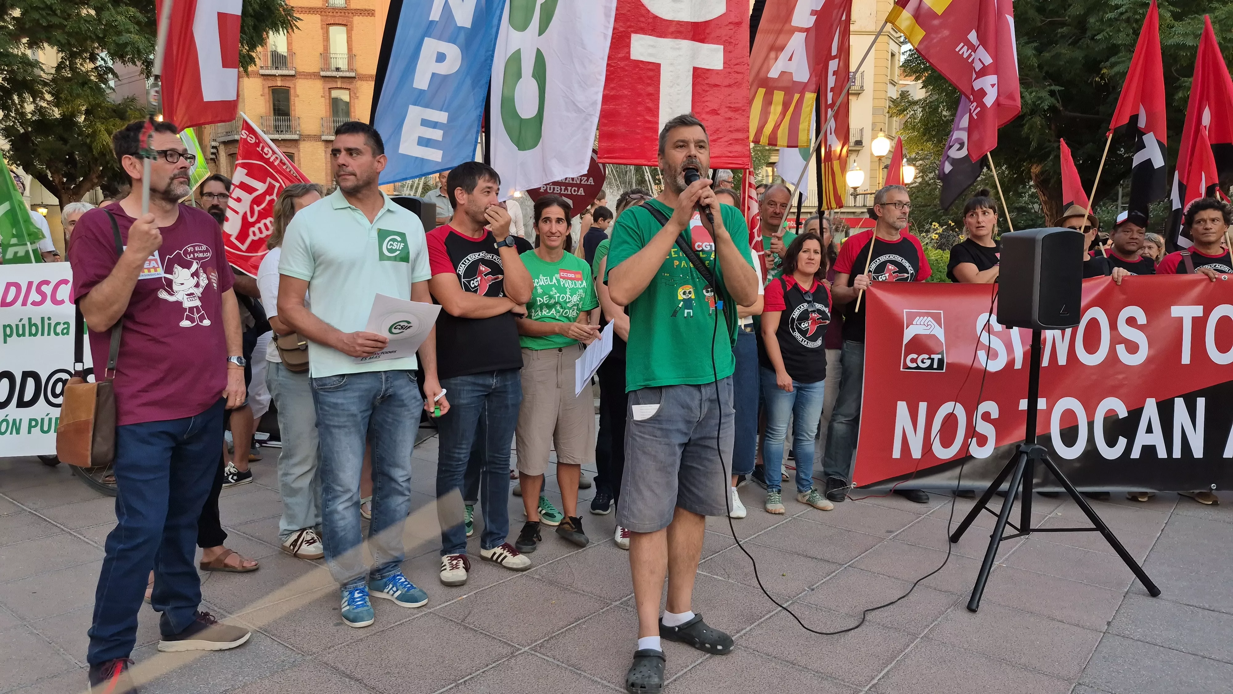 Concentración de apoyo al docente sancionado Sergio Martínez. Foto Myriam Martínez