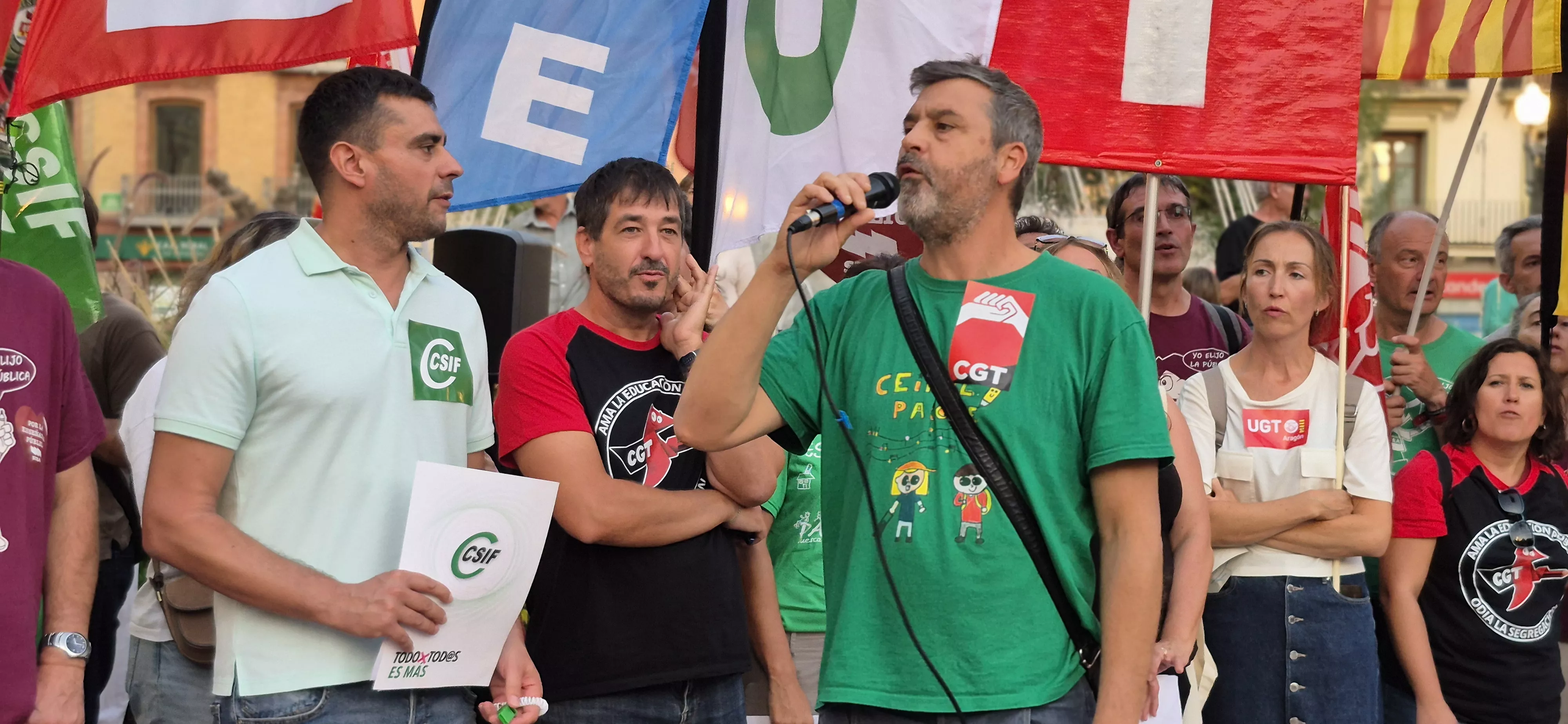 Concentración de apoyo al docente sancionado Sergio Martínez. Foto Myriam Martínez