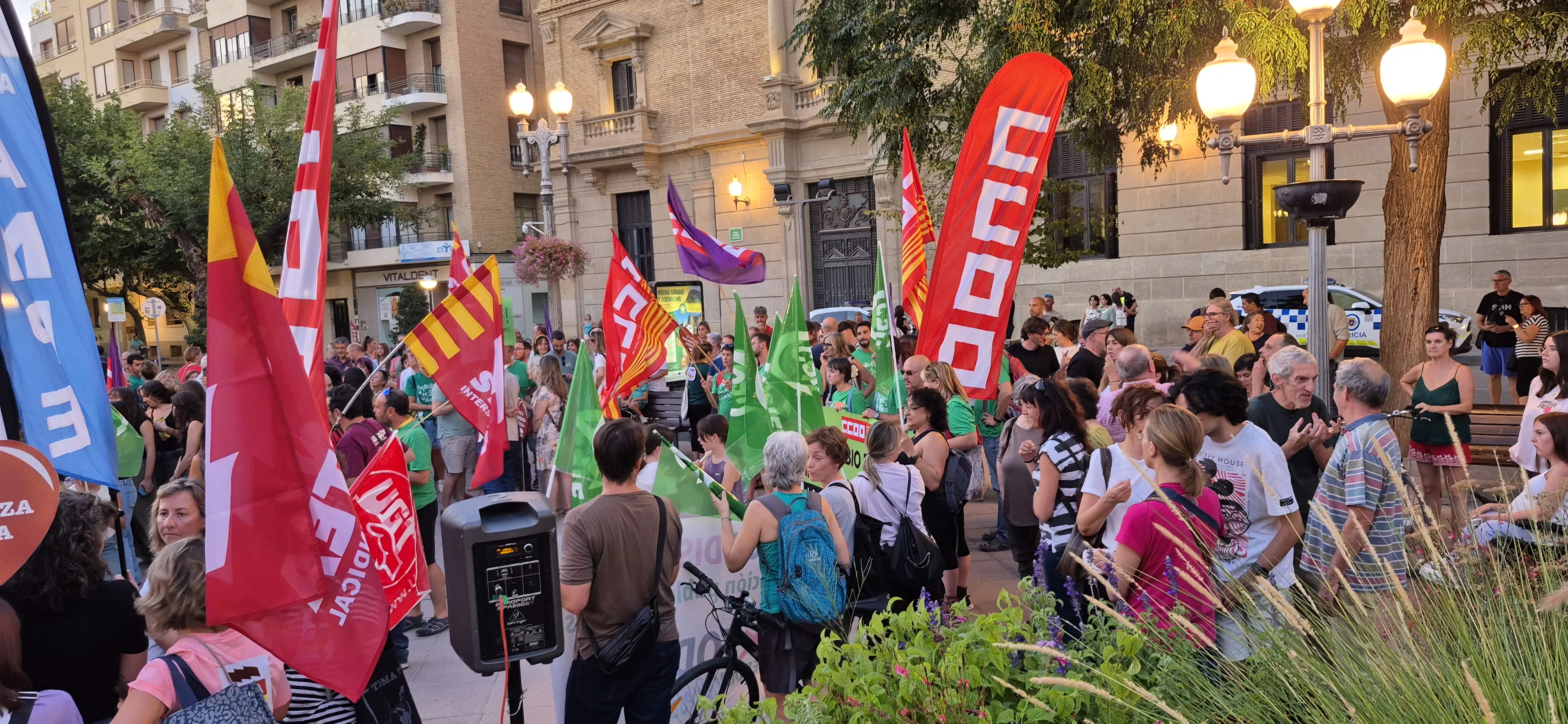Concentración de apoyo al docente sancionado Sergio Martínez. Foto Myriam Martínez
