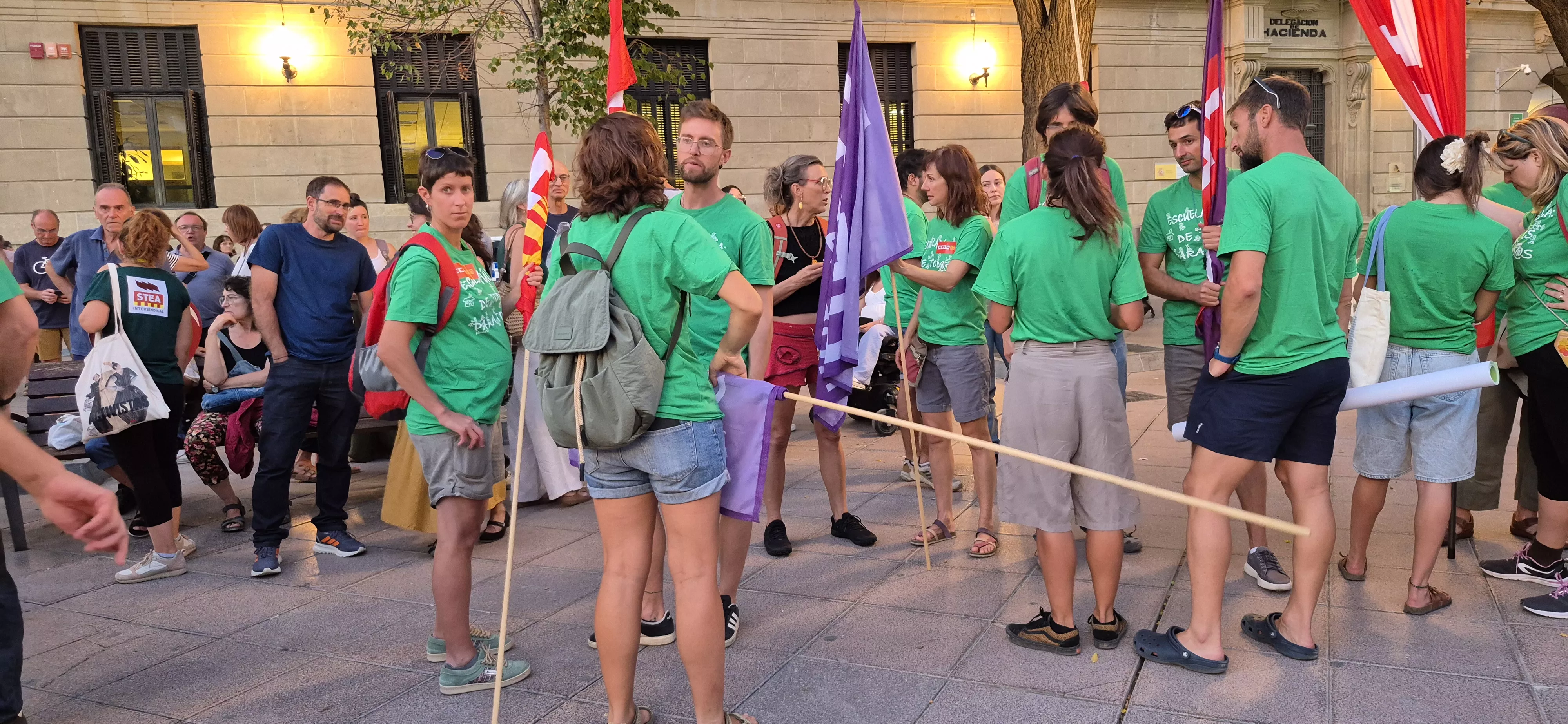 Concentración de apoyo al docente sancionado Sergio Martínez. Foto Myriam Martínez