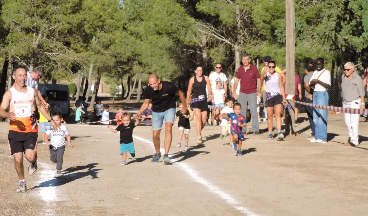 Carrera de niños y niñas hasta 3 años