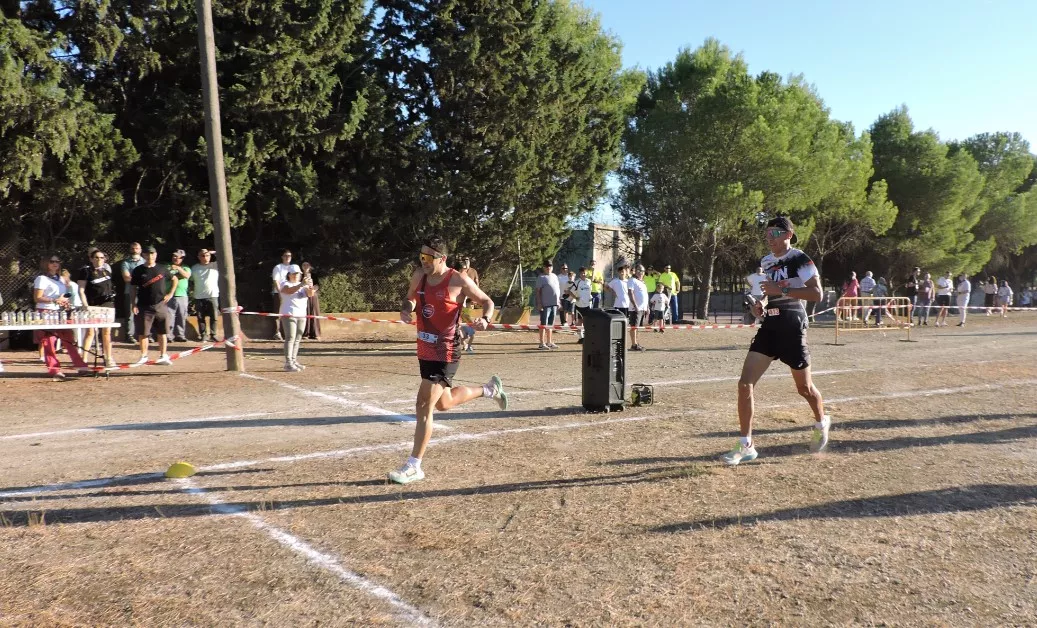 David Ezquerra de Sariñena ganando una prima a Jesús Barón de Lanaja