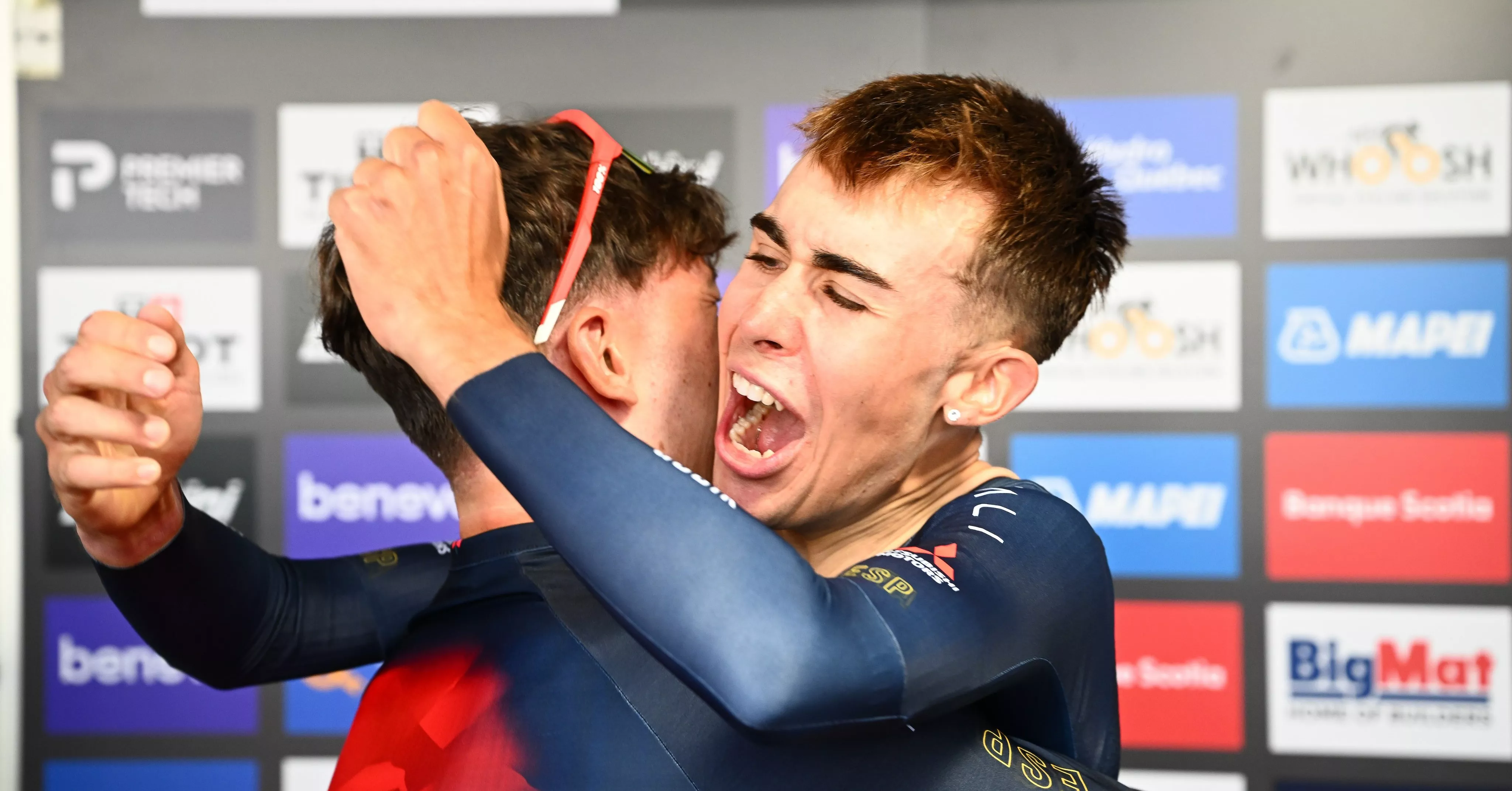 Benjamín Noval celebra el título de campeón del Mundo. Foto: SWpix / UCI