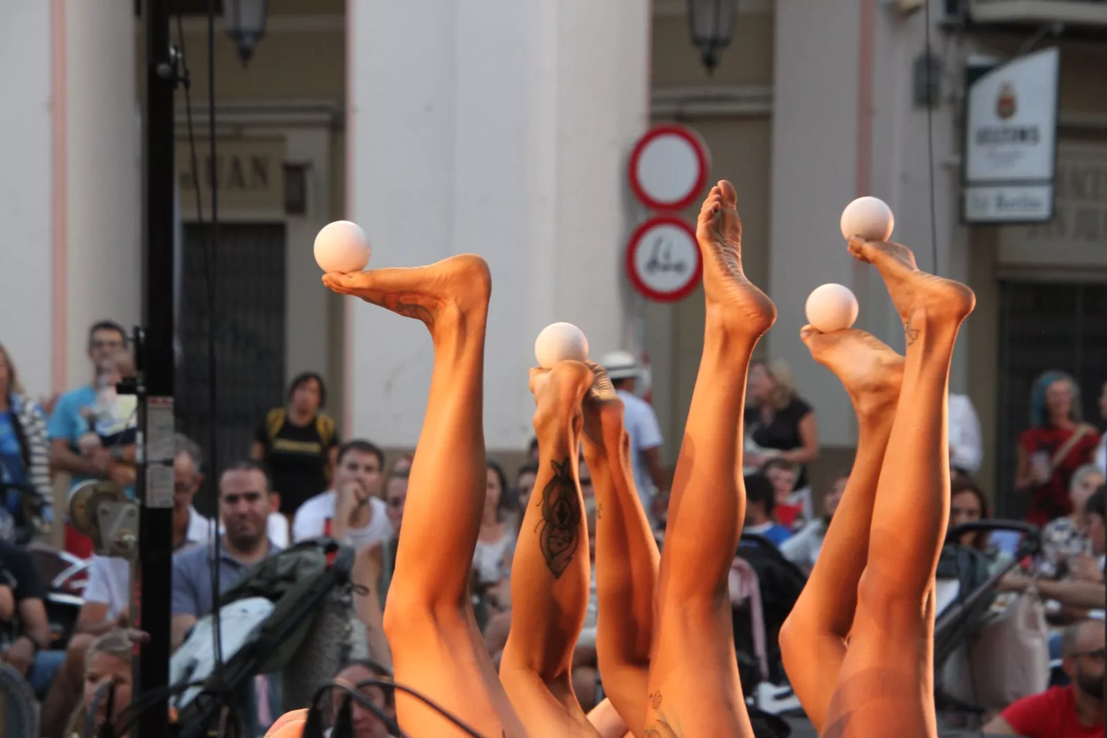 Cíe Le Polpesse en la Plaza López Allué de Huesca. Foto Carlos Neofato