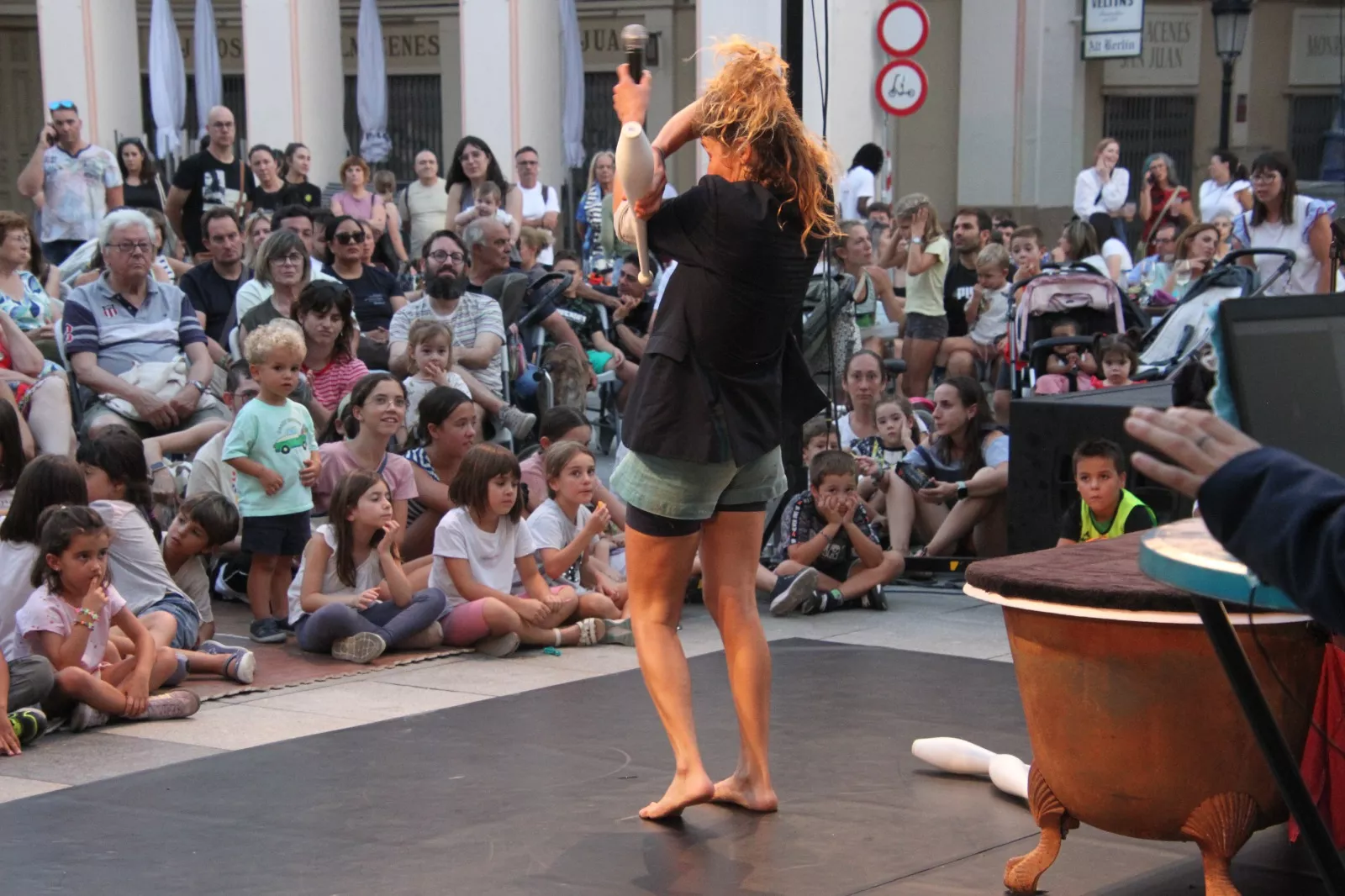 Cíe Le Polpesse en la Plaza López Allué de Huesca. Foto Carlos Neofato