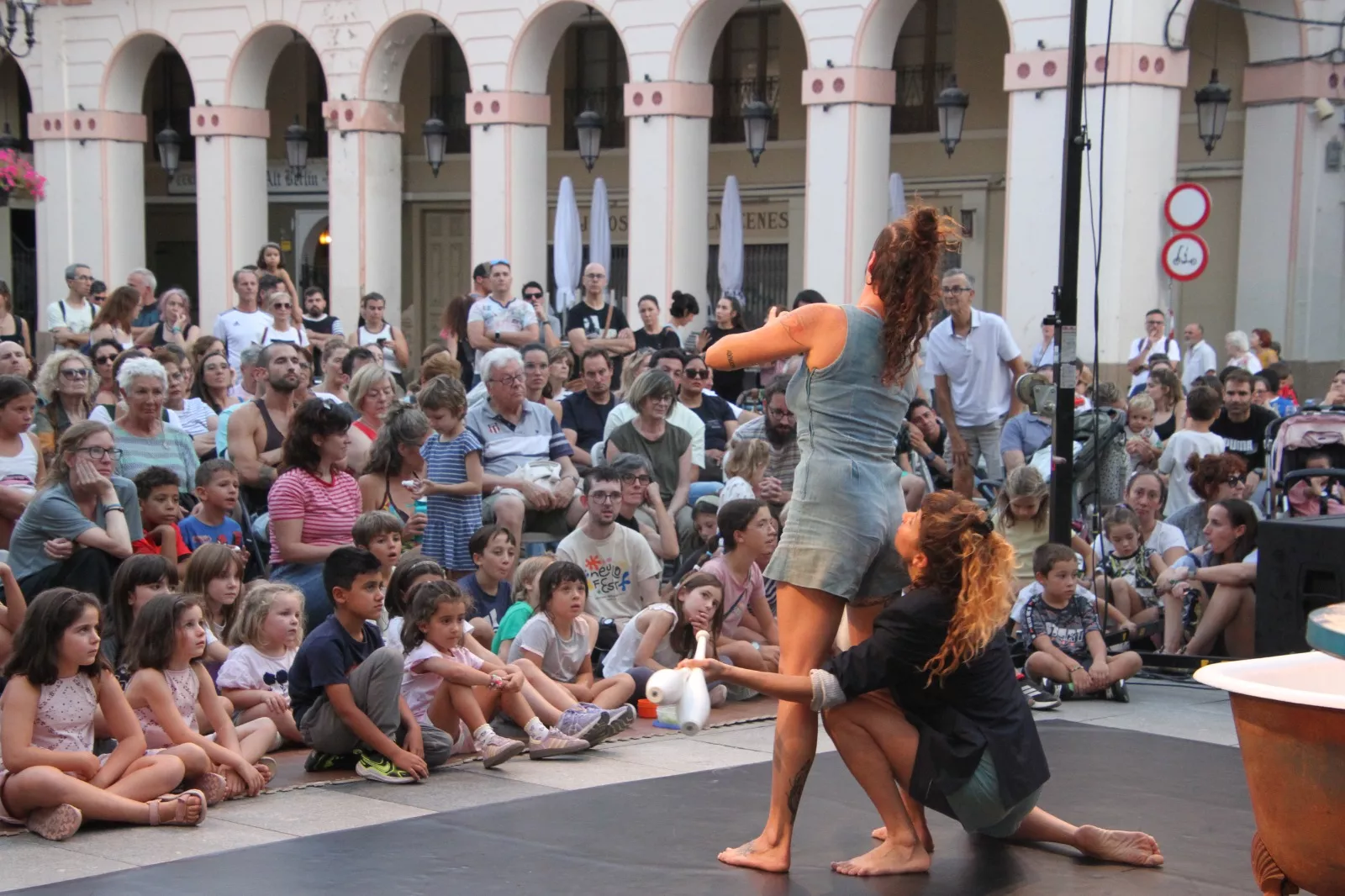 Cíe Le Polpesse en la Plaza López Allué de Huesca. Foto Carlos Neofato