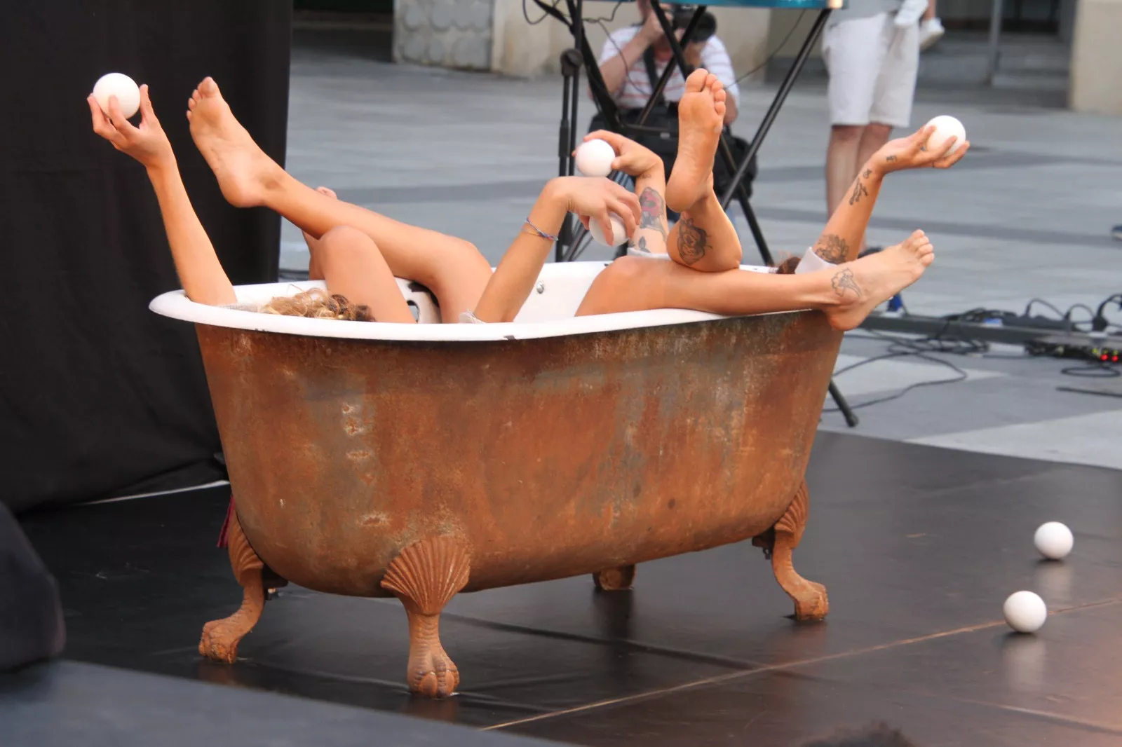 Cíe Le Polpesse en la Plaza López Allué de Huesca. Foto Carlos Neofato