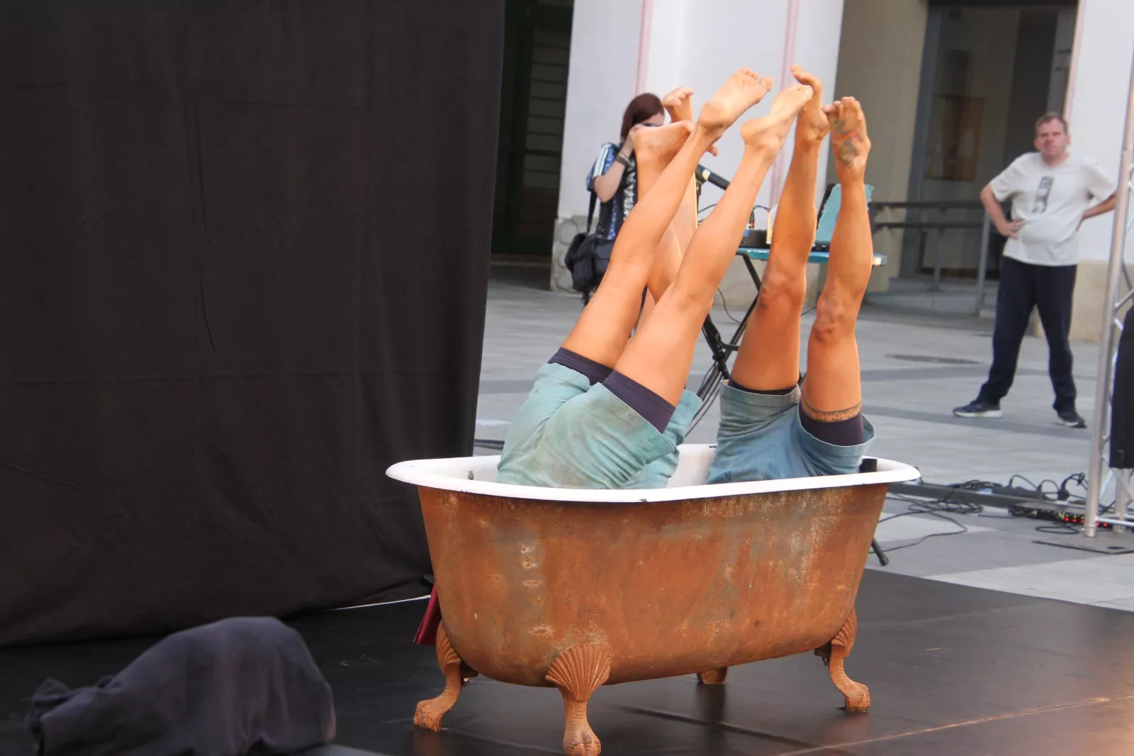 Cíe Le Polpesse en la Plaza López Allué de Huesca. Foto Carlos Neofato