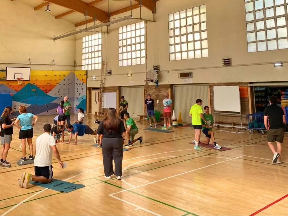 El "dance del degollau", en las Jornadas Provinciales de Educación Física de Huesca.