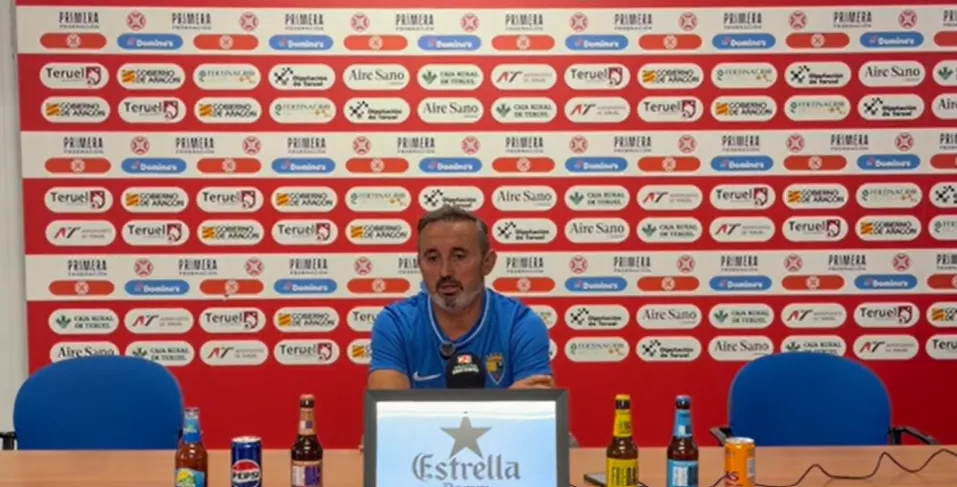 Kiko Ramírez, entrenador del Teruel, hace un llamamiento a su afición para ganar al Huesca. 