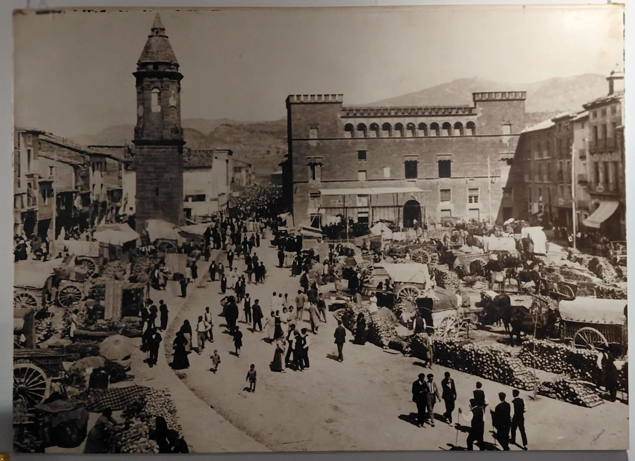 Inauguración de la exposición ‘Historia de las ferias de Ayerbe’.