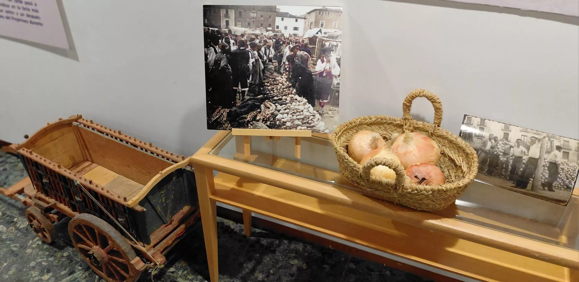 Inauguración de la exposición ‘Historia de las ferias de Ayerbe’.