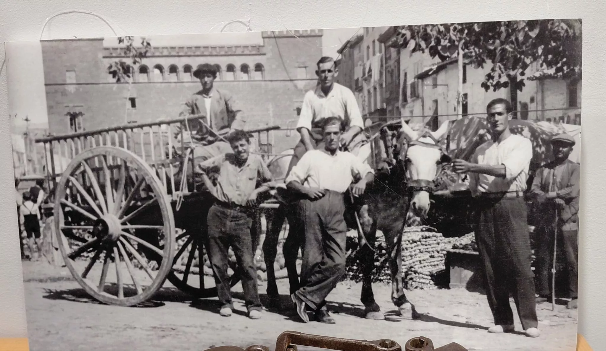 Inauguración de la exposición ‘Historia de las ferias de Ayerbe’.
