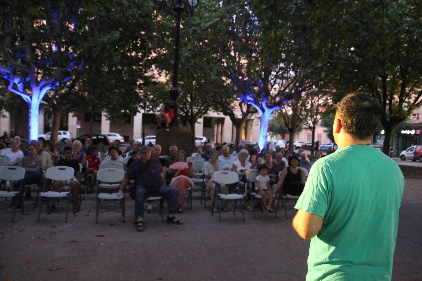 Proyección al aire libre en Huesca de la Escopeta Nacional. Foto Carlos Neofato
