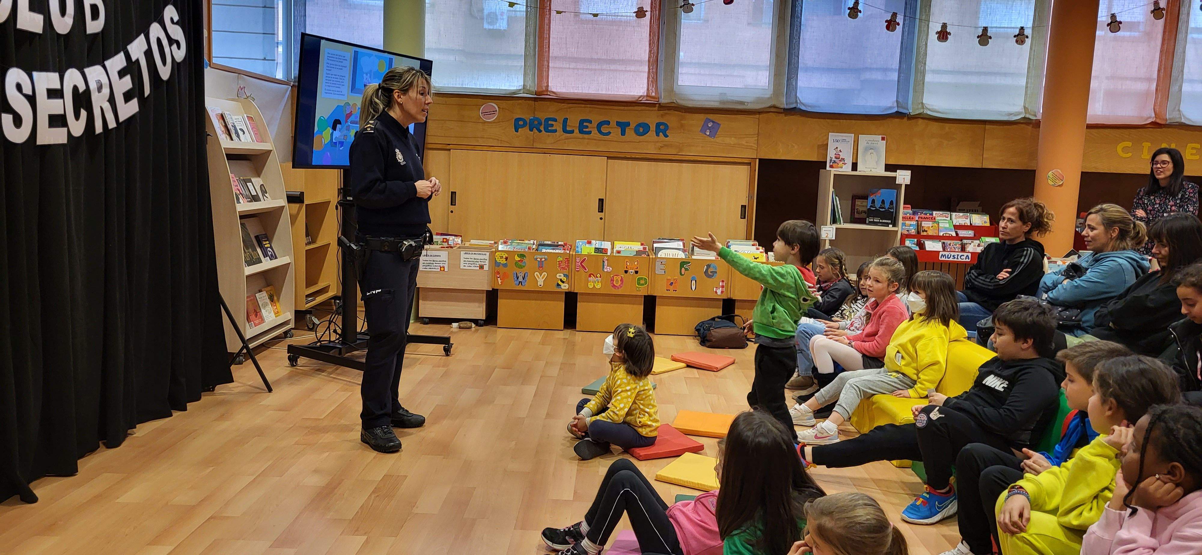 Marisol Almirón y El Club de los Secretos. Foto Myriam Martínez