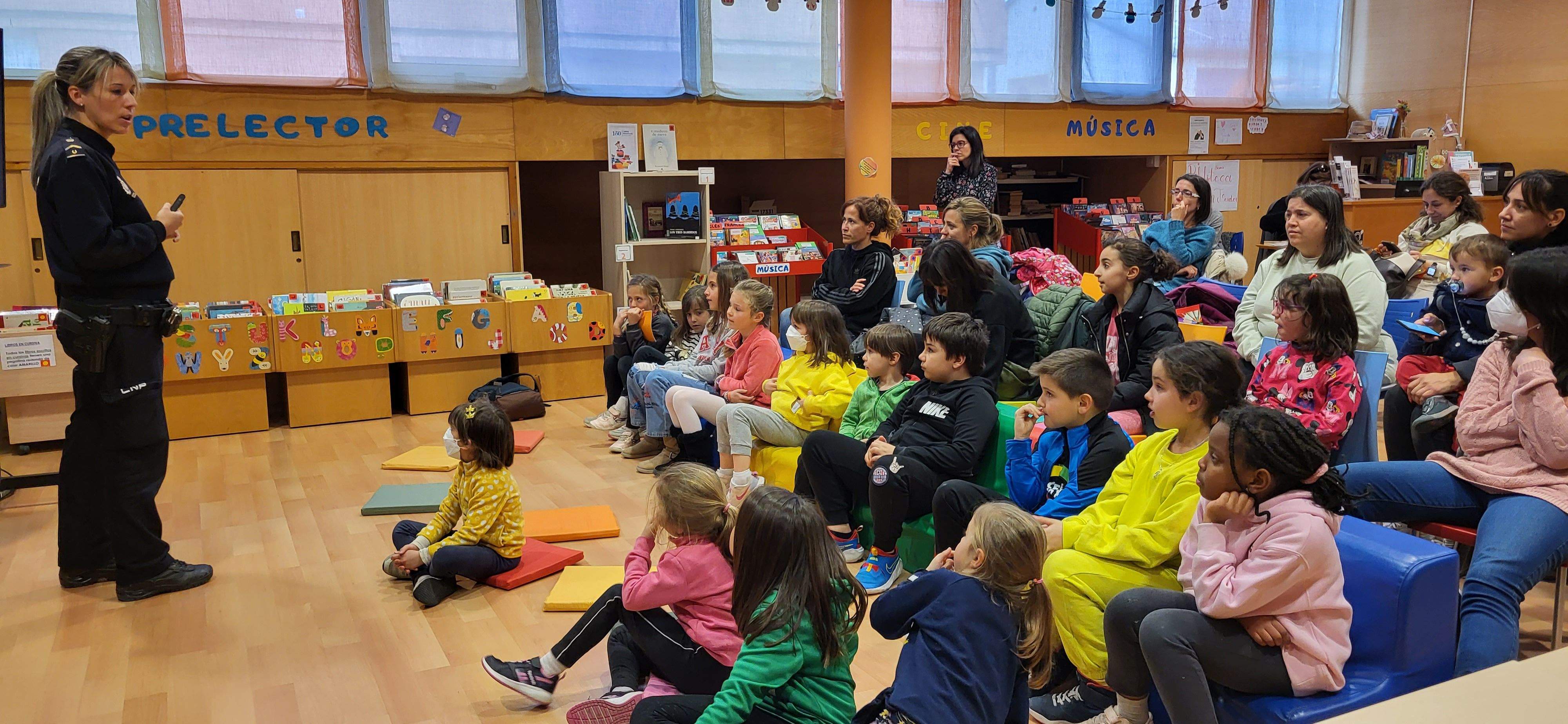 Marisol Almirón y El Club de los Secretos. Foto Myriam Martínez