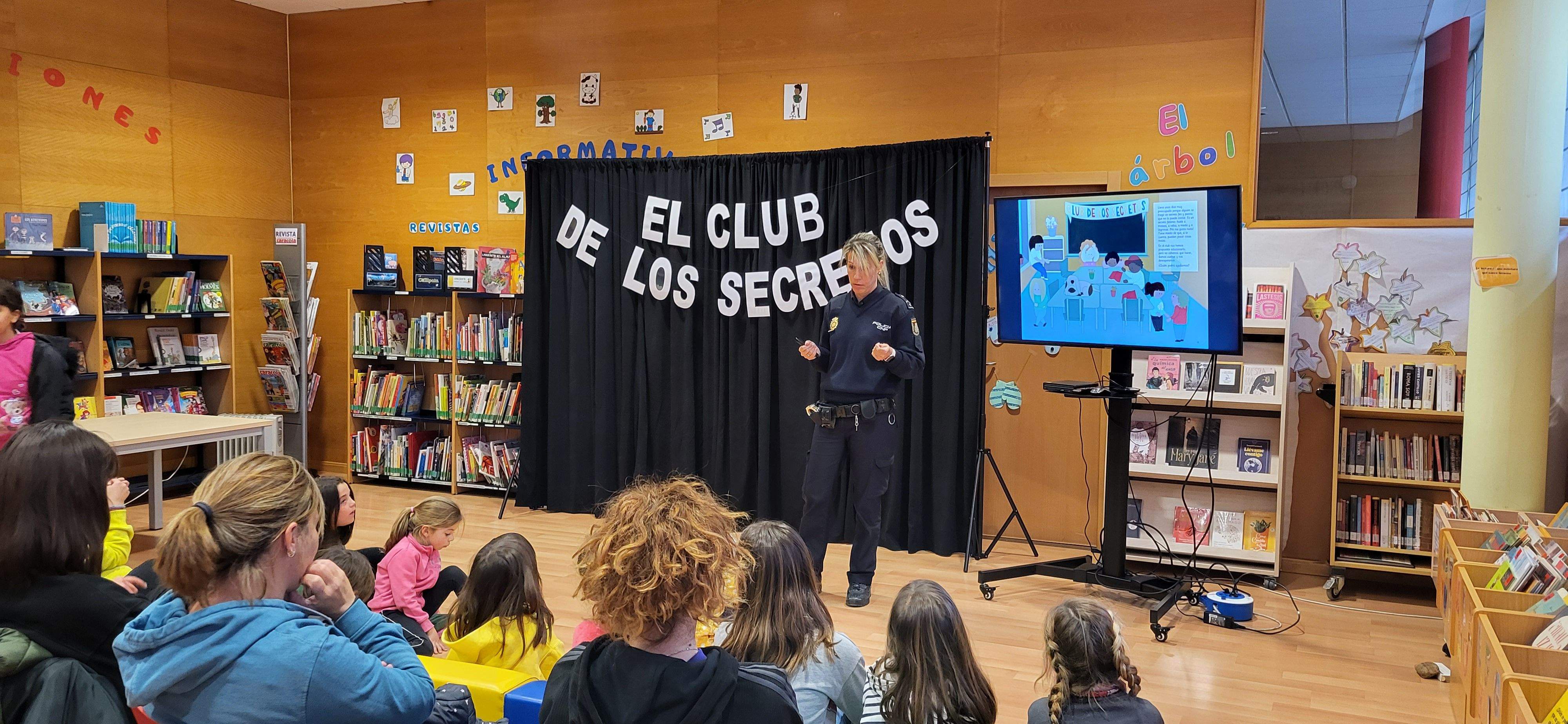 Marisol Almirón y El Club de los Secretos. Foto Myriam Martínez