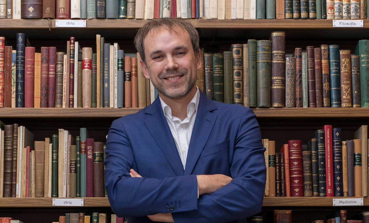 Luis Zueco es uno de los novelistas históricos más importantes de nuestro país.