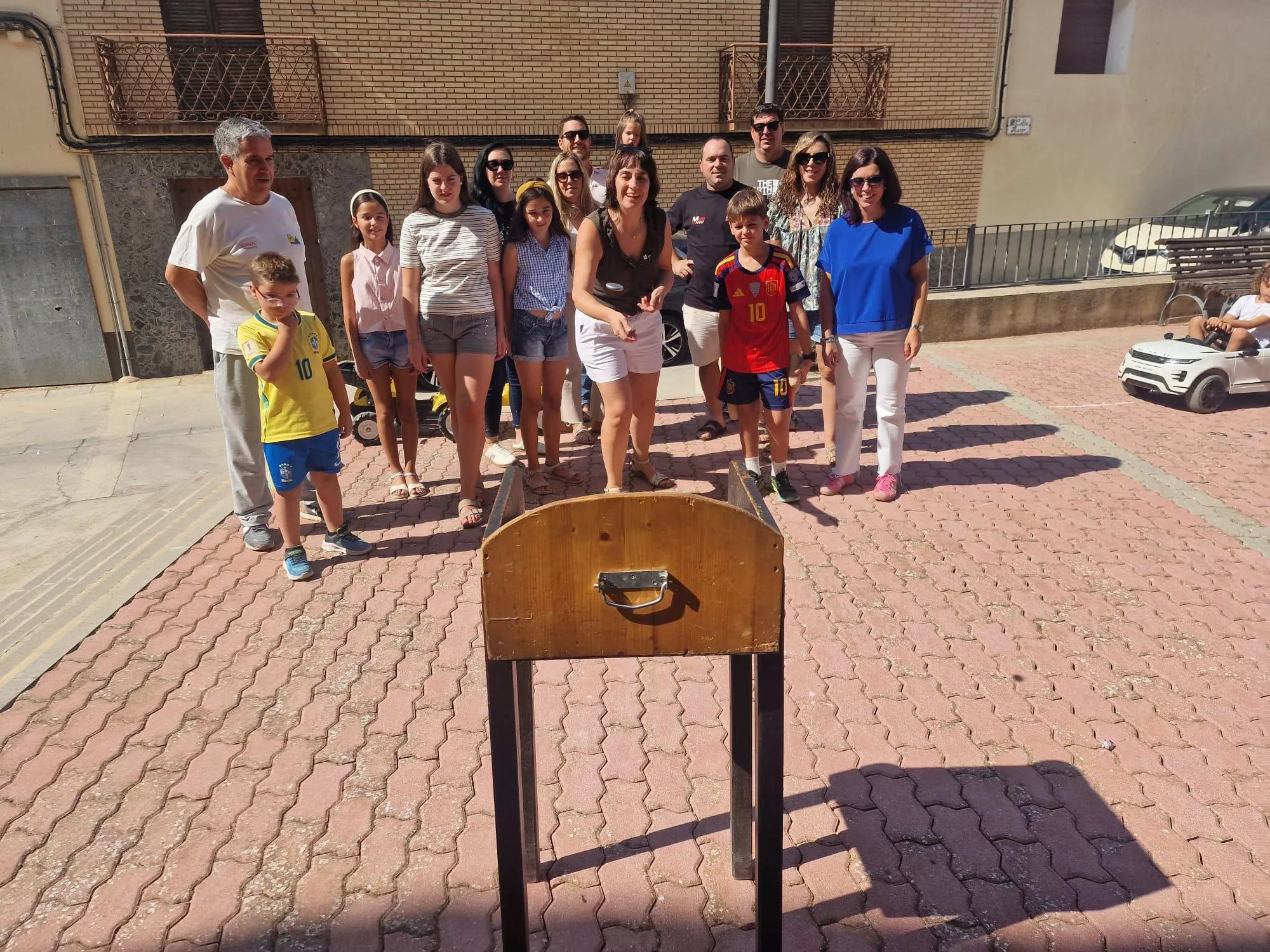 juegos tradicionales en Antillón, rana,