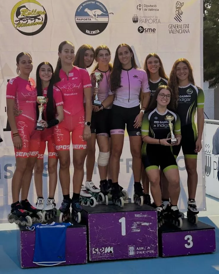 Patinadoras de las distintas patinadoras en el torneo valenciano