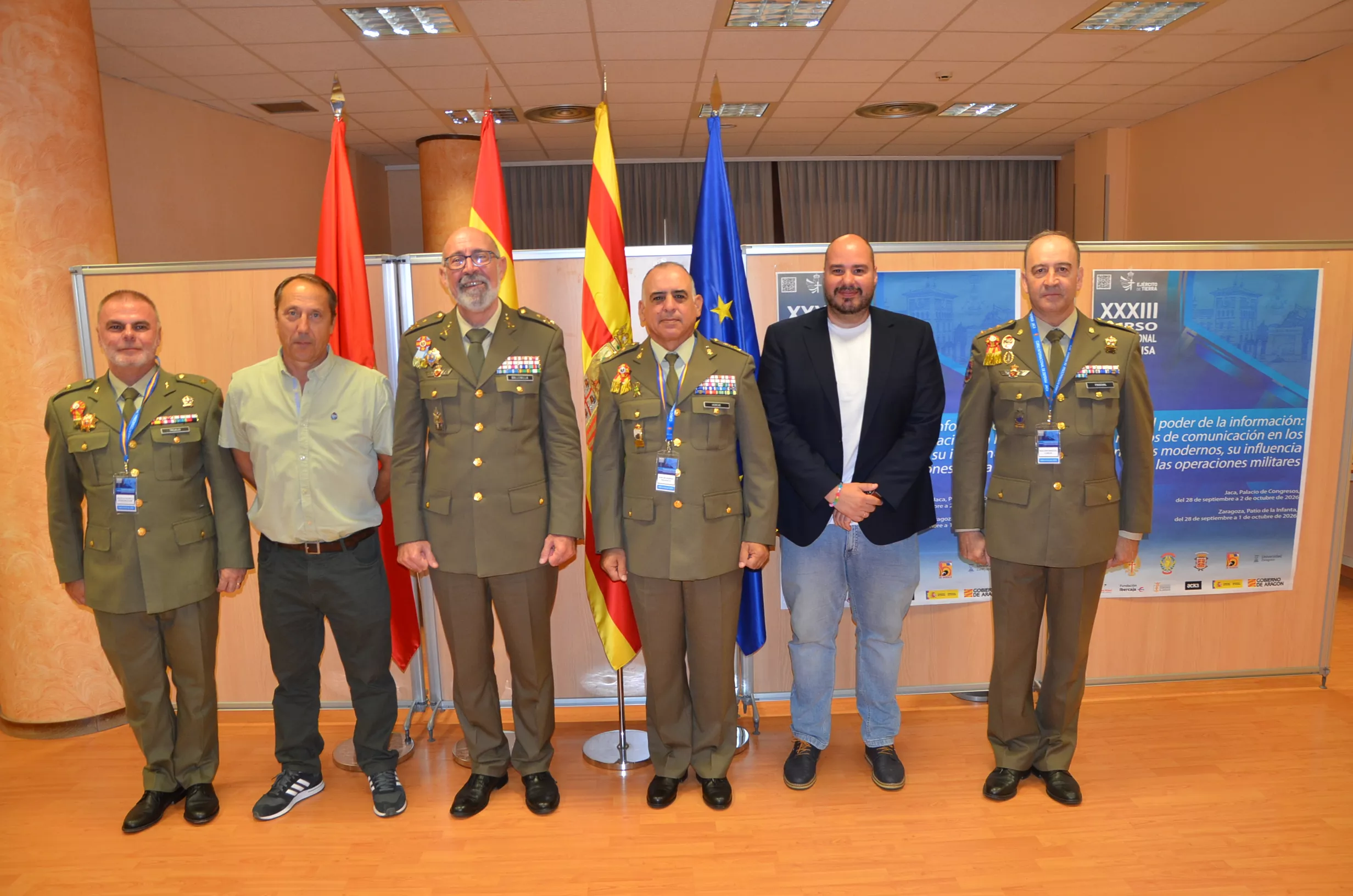 Autoridades militares y ponentes de la primera jornada del Curso Internacional de Defensa de Jaca.