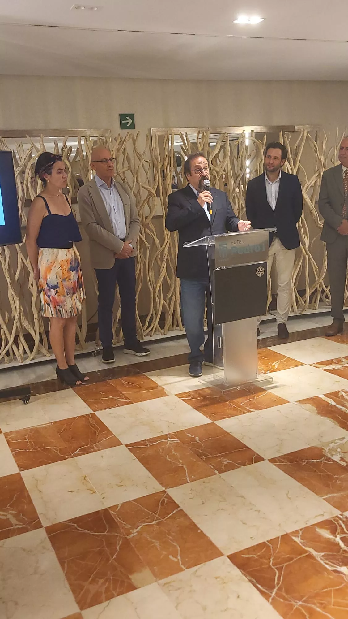 Vino Solidario de Enate para los Rotarios