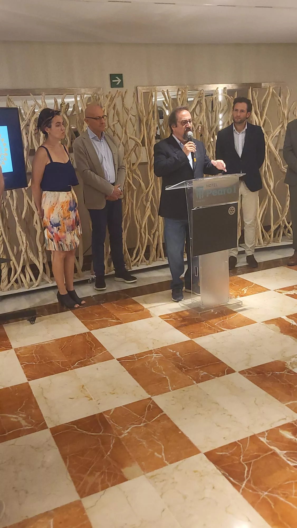 Vino Solidario de Enate para los Rotarios