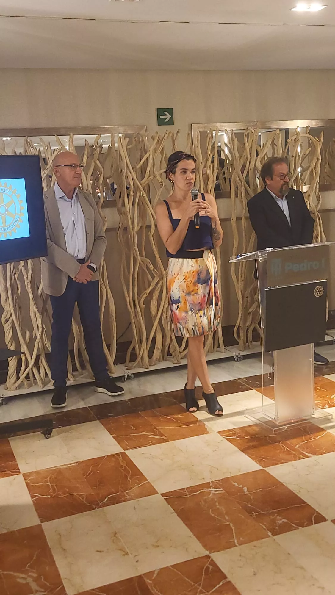 Vino Solidario de Enate para los Rotarios