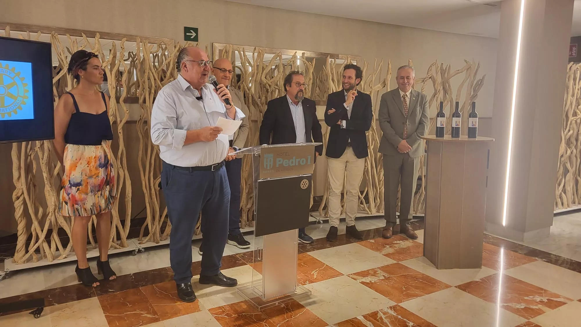 Vino Solidario de Enate para los Rotarios