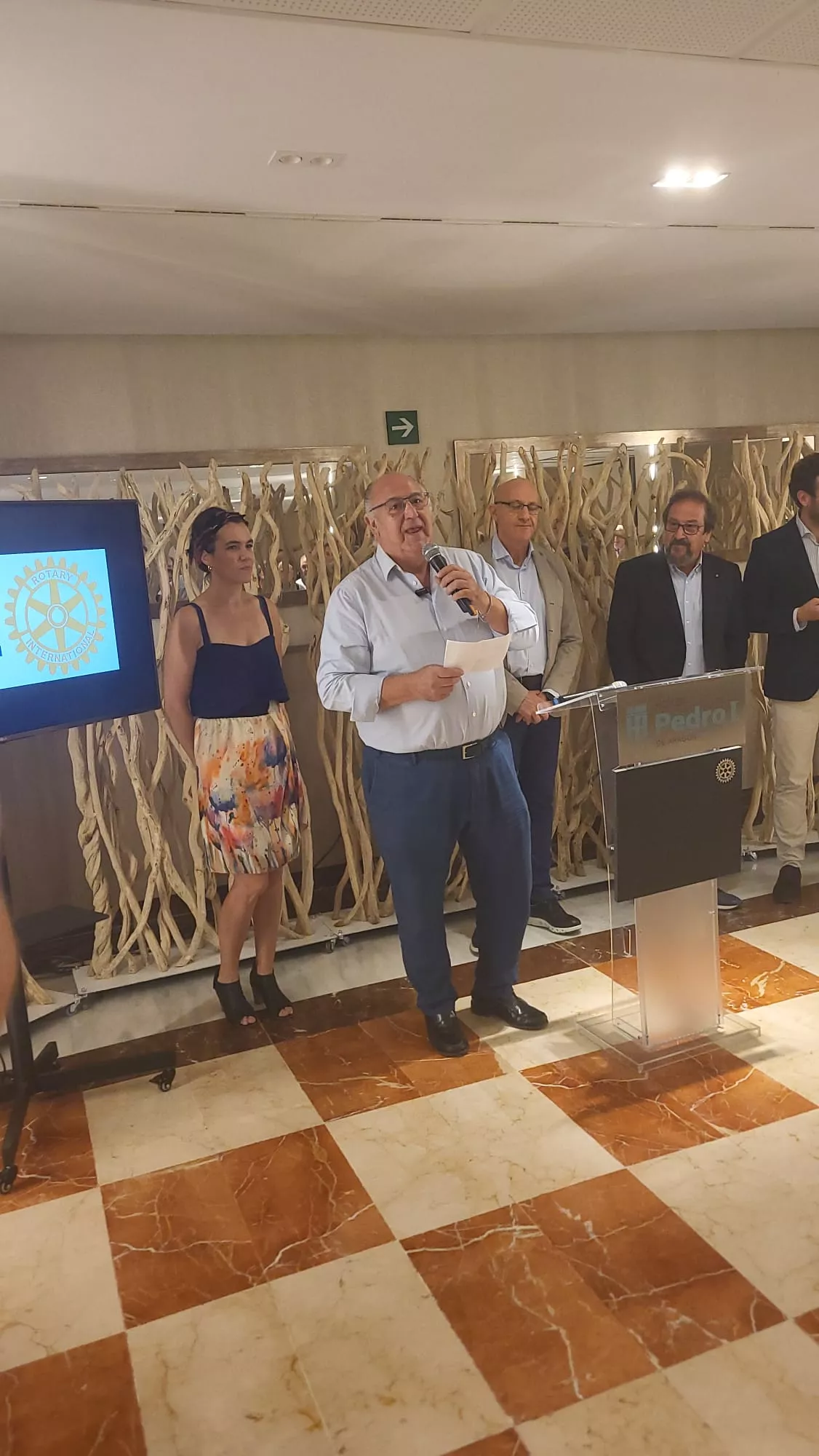 Vino Solidario de Enate para los Rotarios