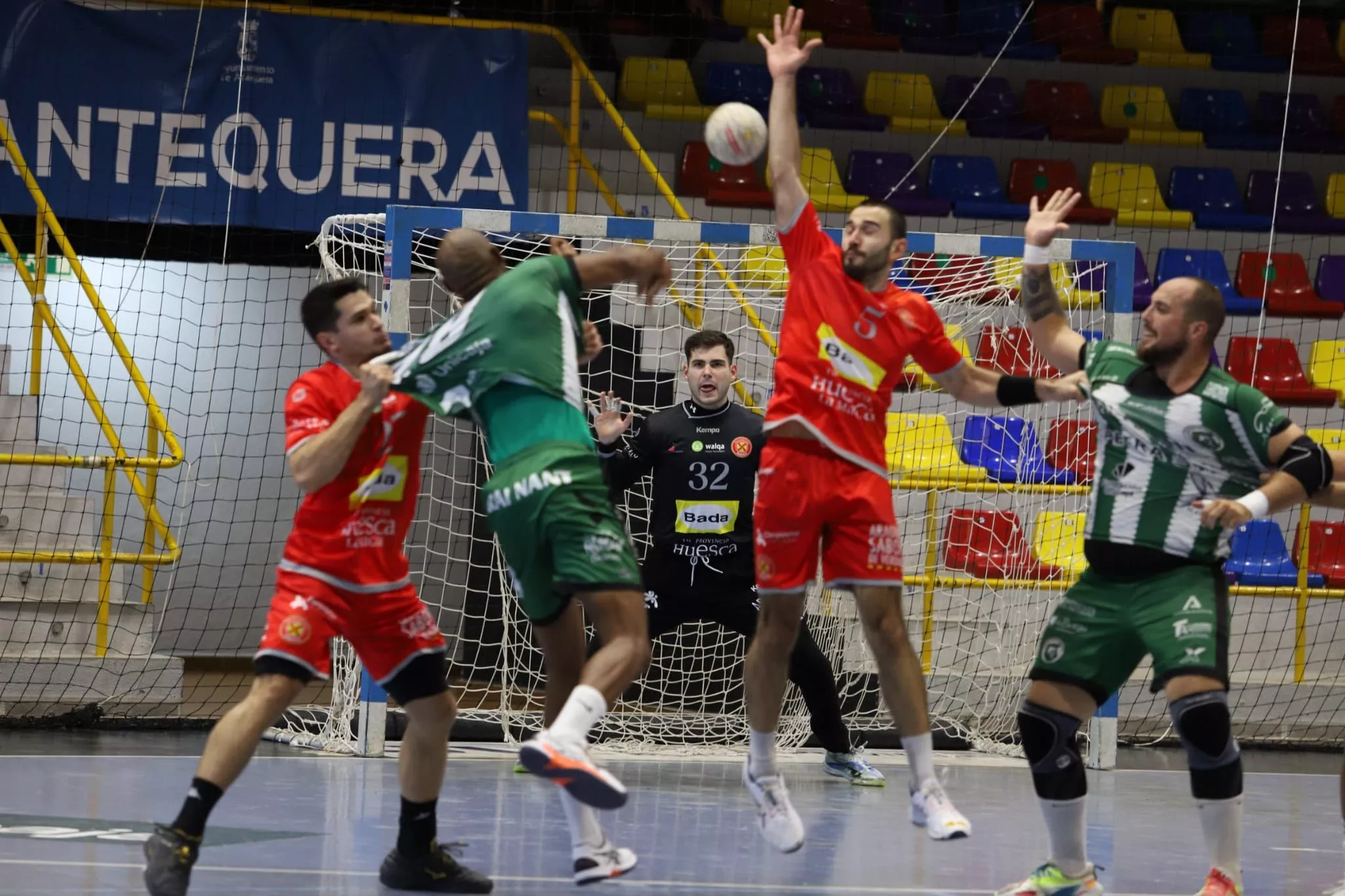 Foto de archivo de un partido de Bada Huesca. Foto: @javyerfotografo