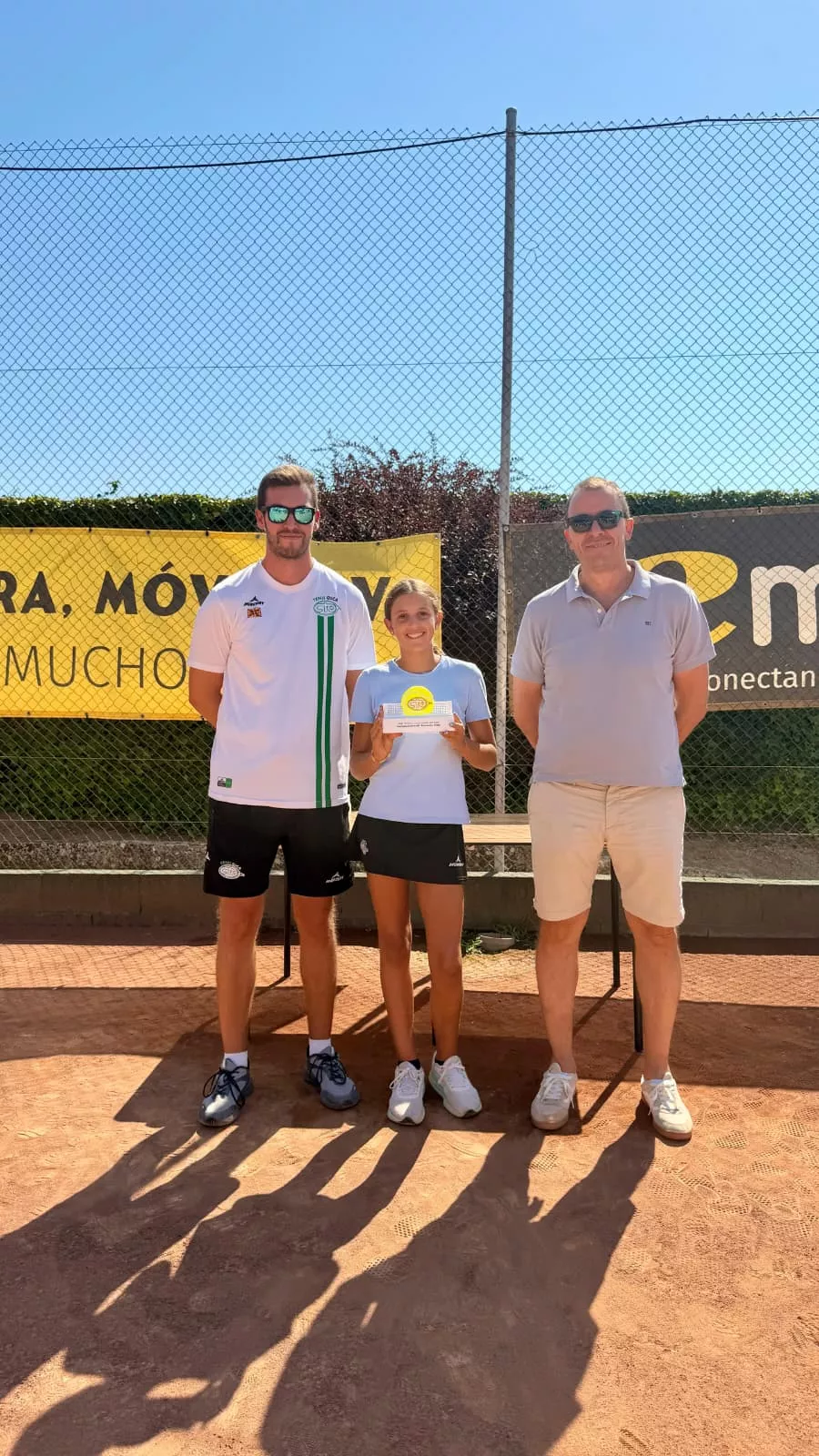 De derecha a izquierda, Pablo Camarón, Mara Carrera y Fran Artero