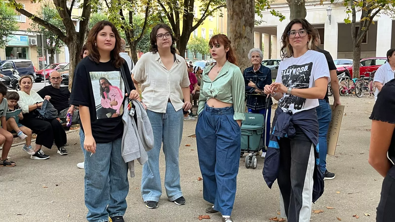 Concentración en Huesca por el derecho a la vivienda. Foto Mercedes Manterola