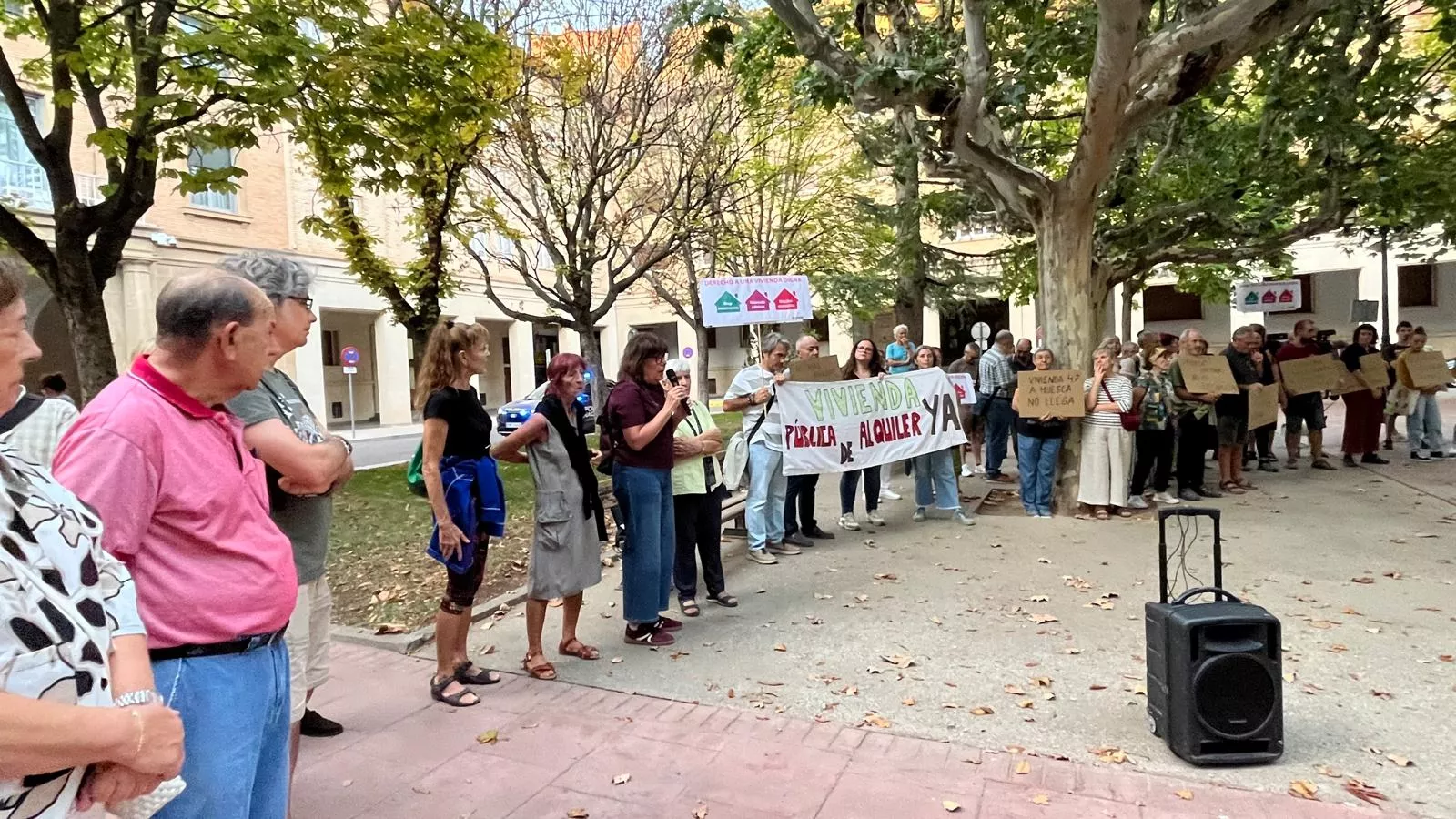 Concentración en Huesca por el derecho a la vivienda. Foto Mercedes Manterola