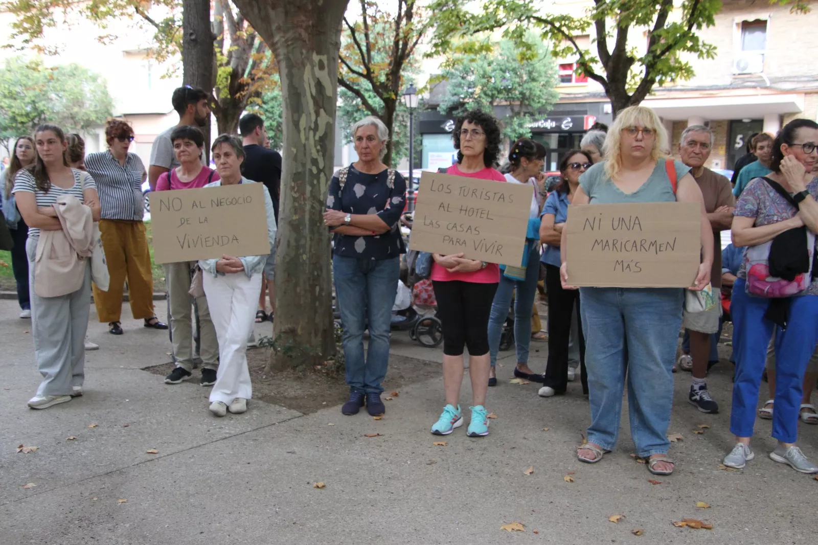 Concentración en Huesca por el derecho a la vivienda. Foto Carlos Neofato