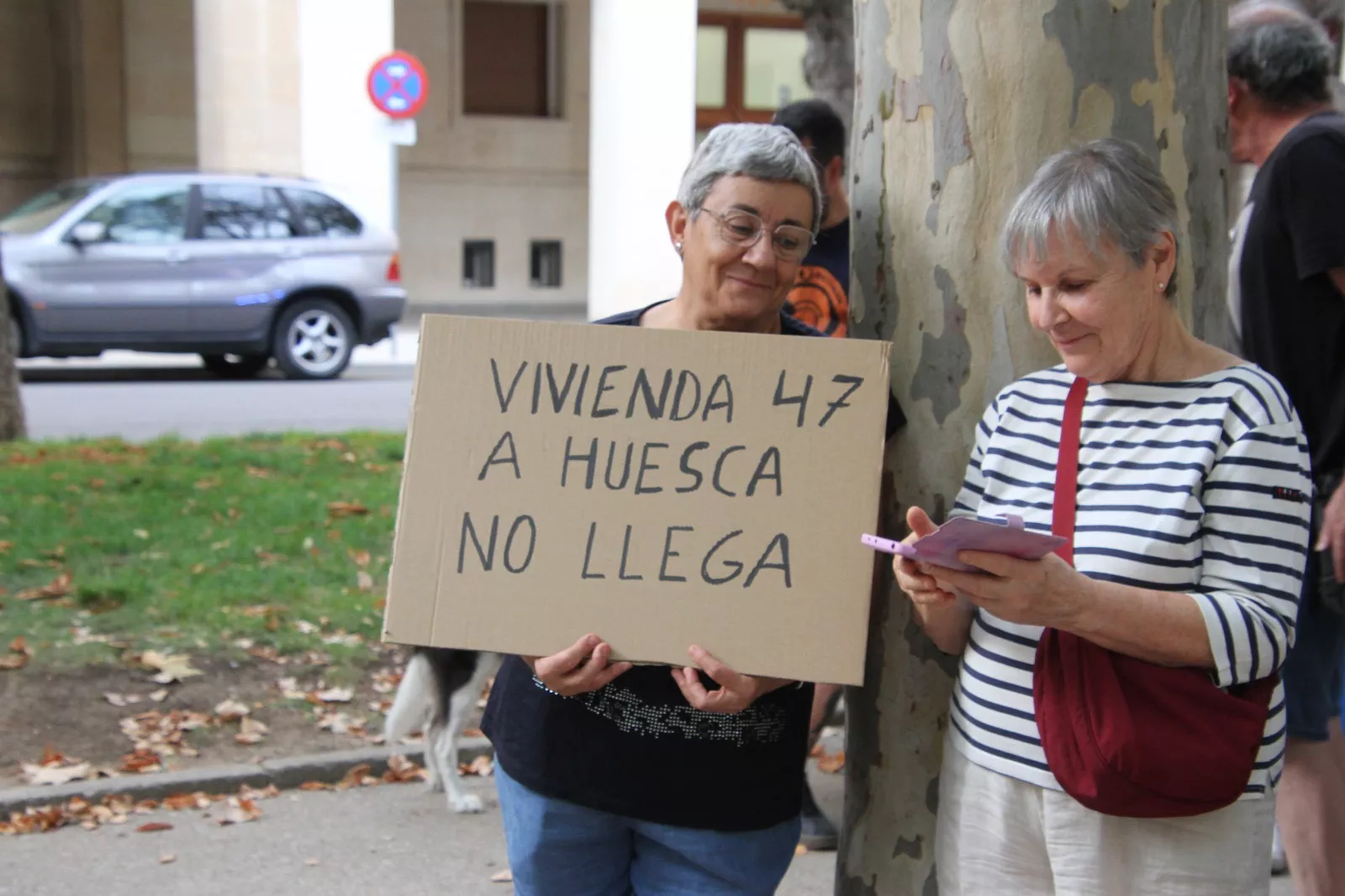 Concentración en Huesca por el derecho a la vivienda. Foto Carlos Neofato