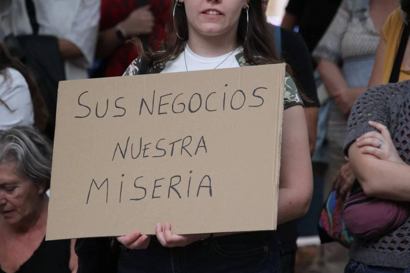Concentración en Huesca por el derecho a la vivienda. Foto Carlos Neofato