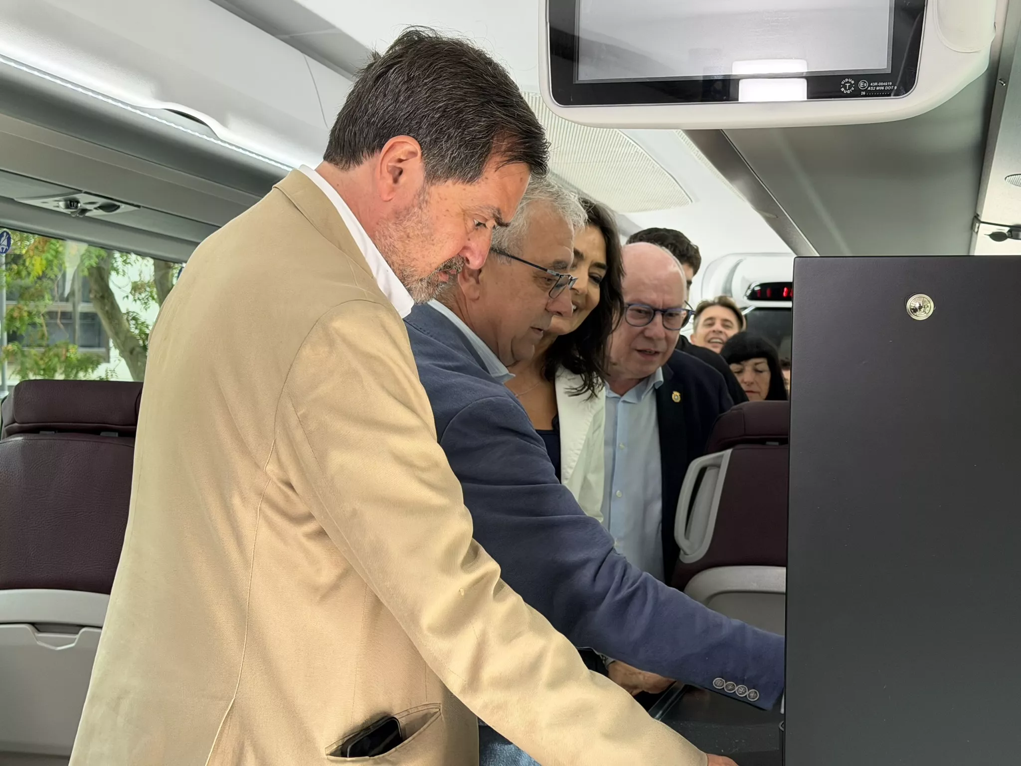 Imágenes del nuevo autobús de la SD Huesca. Foto: Adri Mora