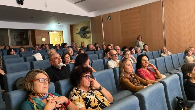 Público asistente a la presentación de 'Cowboys en el infierno'.