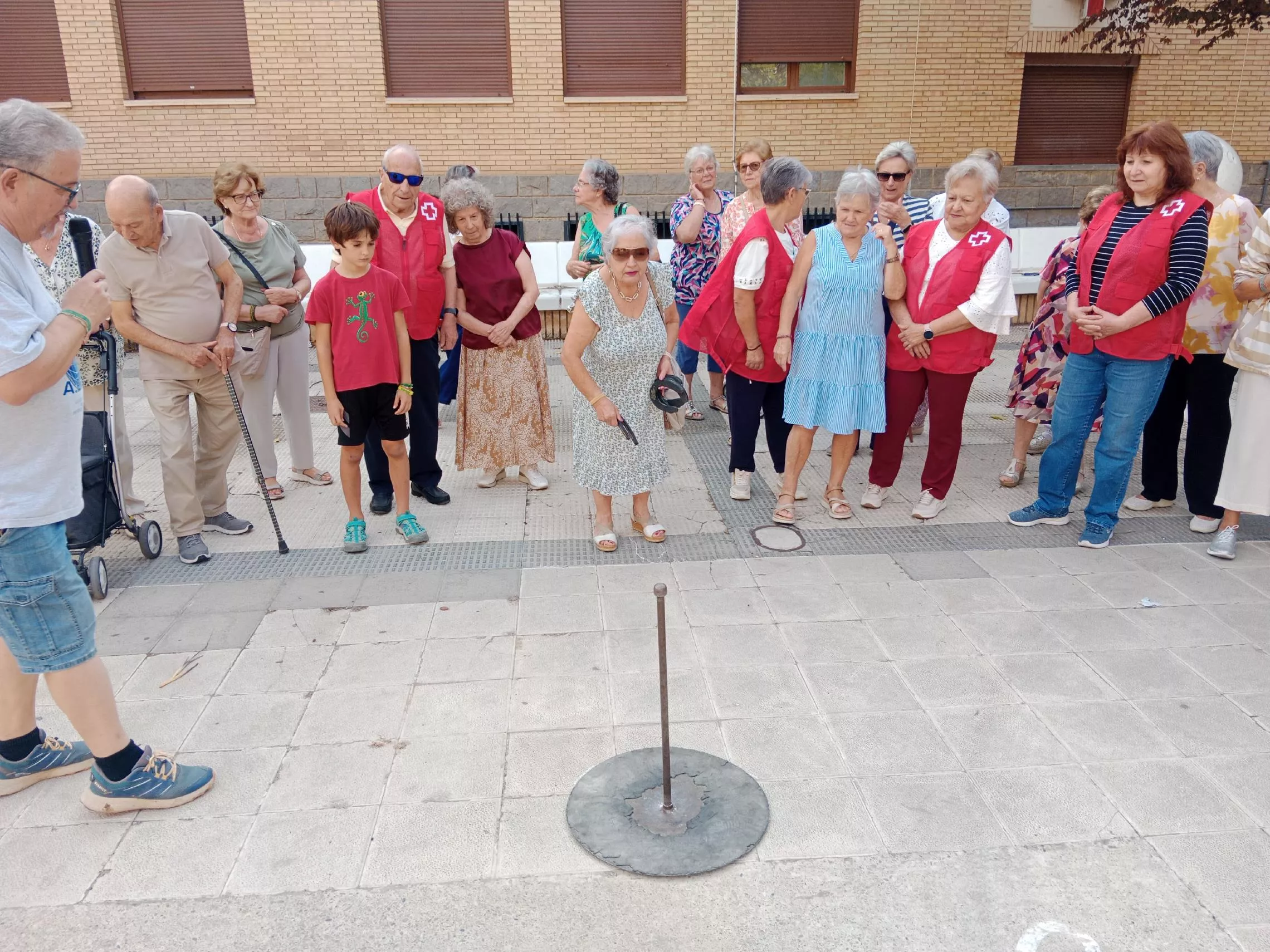 Juegos tradicionales en el Día internacional de las Personas mayores, herraduras