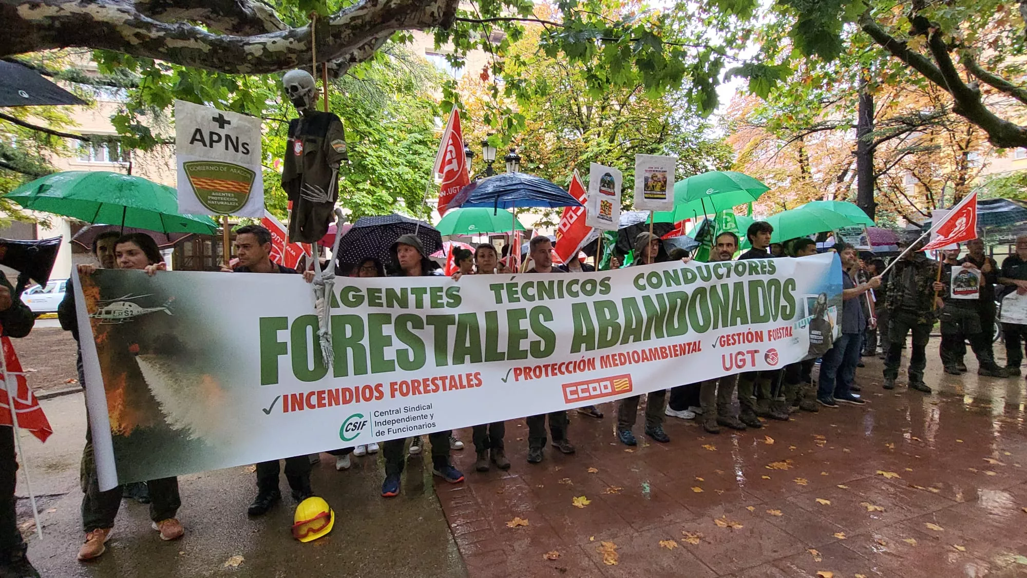 Agentes de protección de la naturaleza avisan de movilizaciones y huelga si no se refuerza el operativo de incendios.