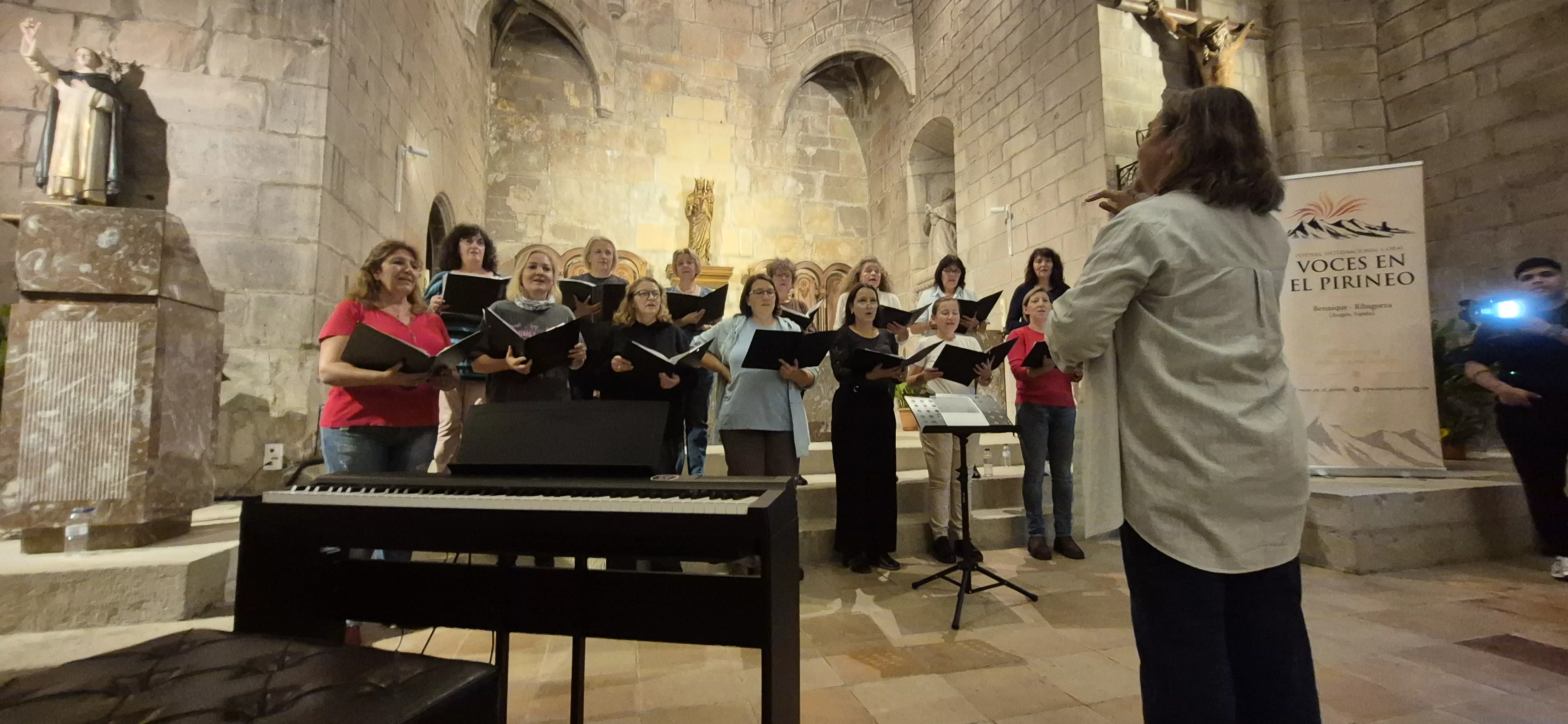 Coro Te Deum Adoramus. Primera edición de Voces en el Pirineo. Foto Myriam Martínez