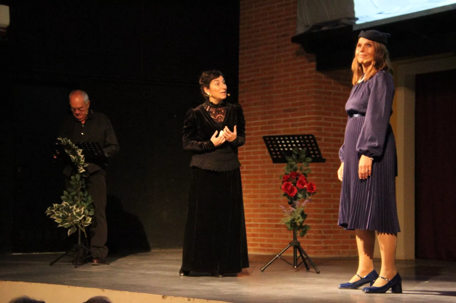 Reestreno de 'Entre dos amores' en el Corral de Comedias de Robres. Foto Carlos Neofato