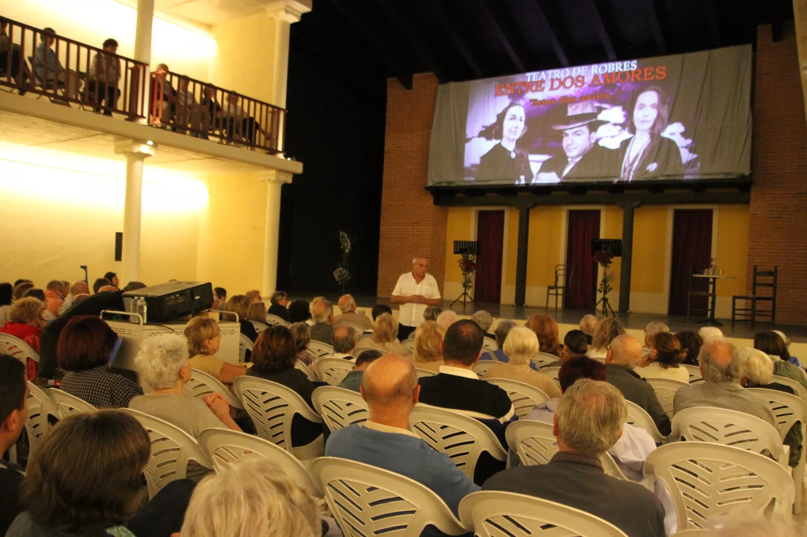 Reestreno de 'Entre dos amores' en el Corral de Comedias de Robres. Foto Carlos Neofato
