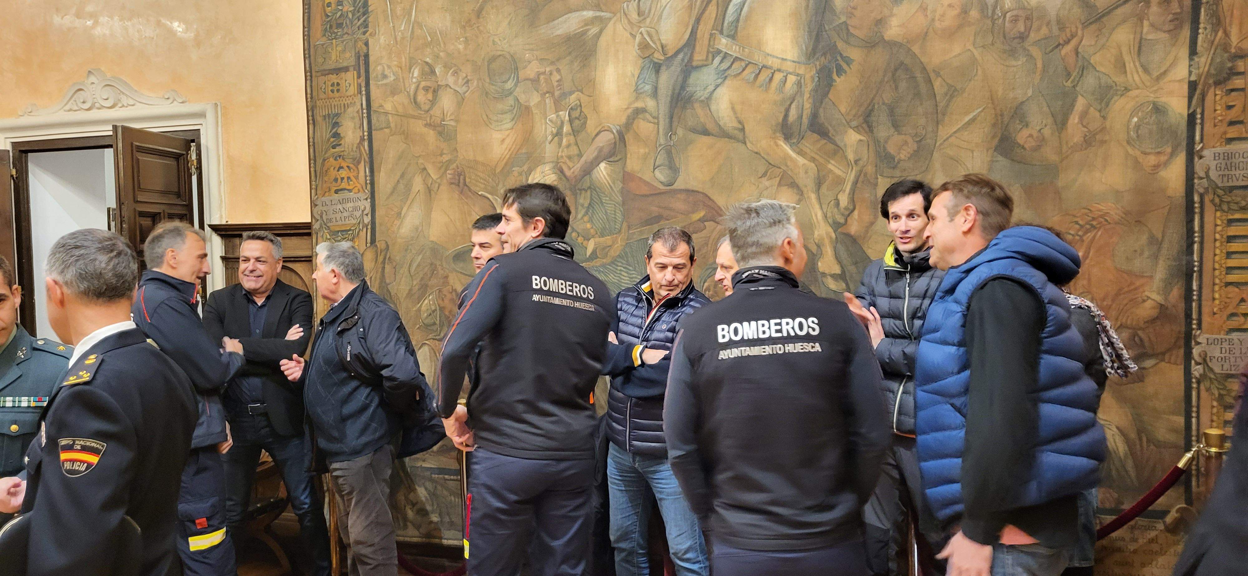 Homenaje al bombero Jacobo Morlán en el Ayuntamiento de Huesca. Foto: Mercedes Manterola
