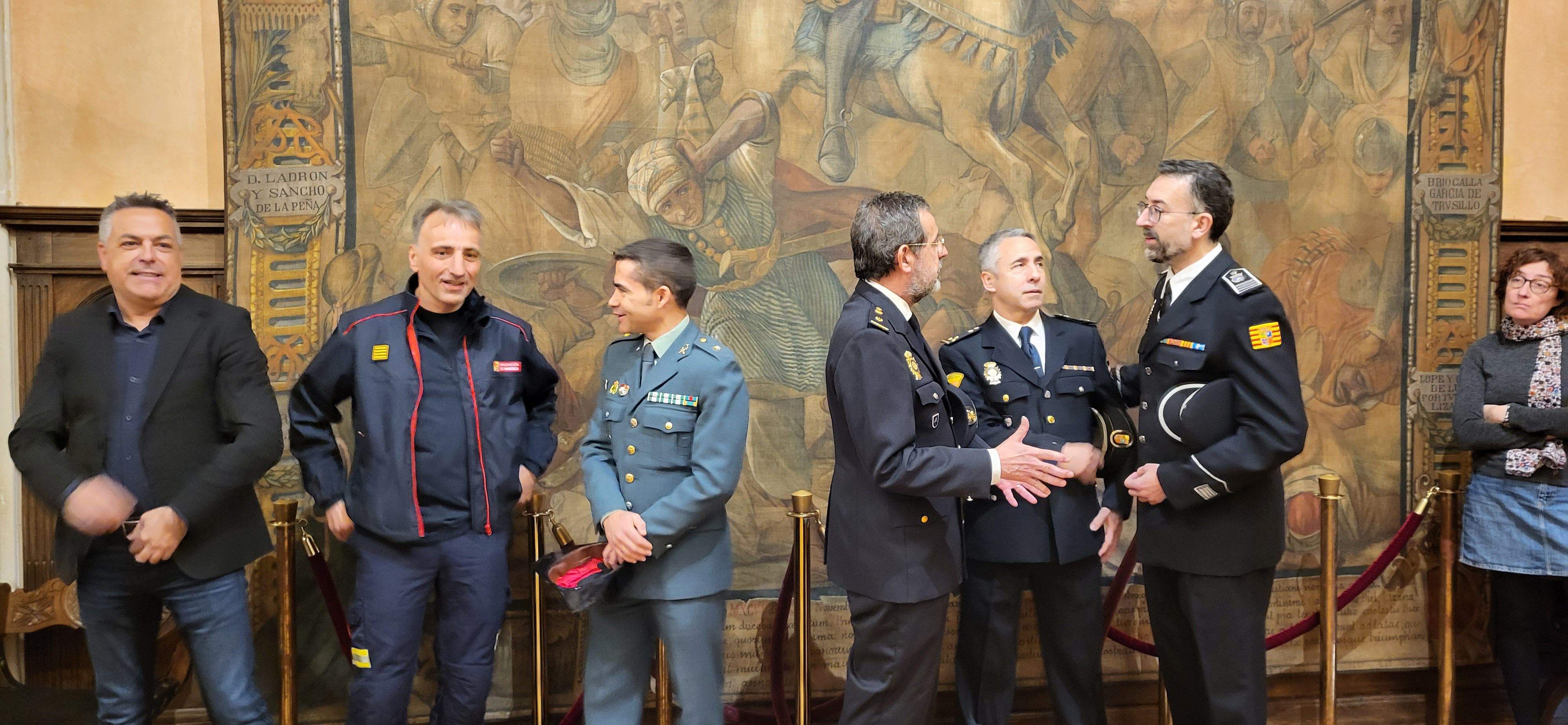 Homenaje al bombero Jacobo Morlán en el Ayuntamiento de Huesca. Foto: Mercedes Manterola