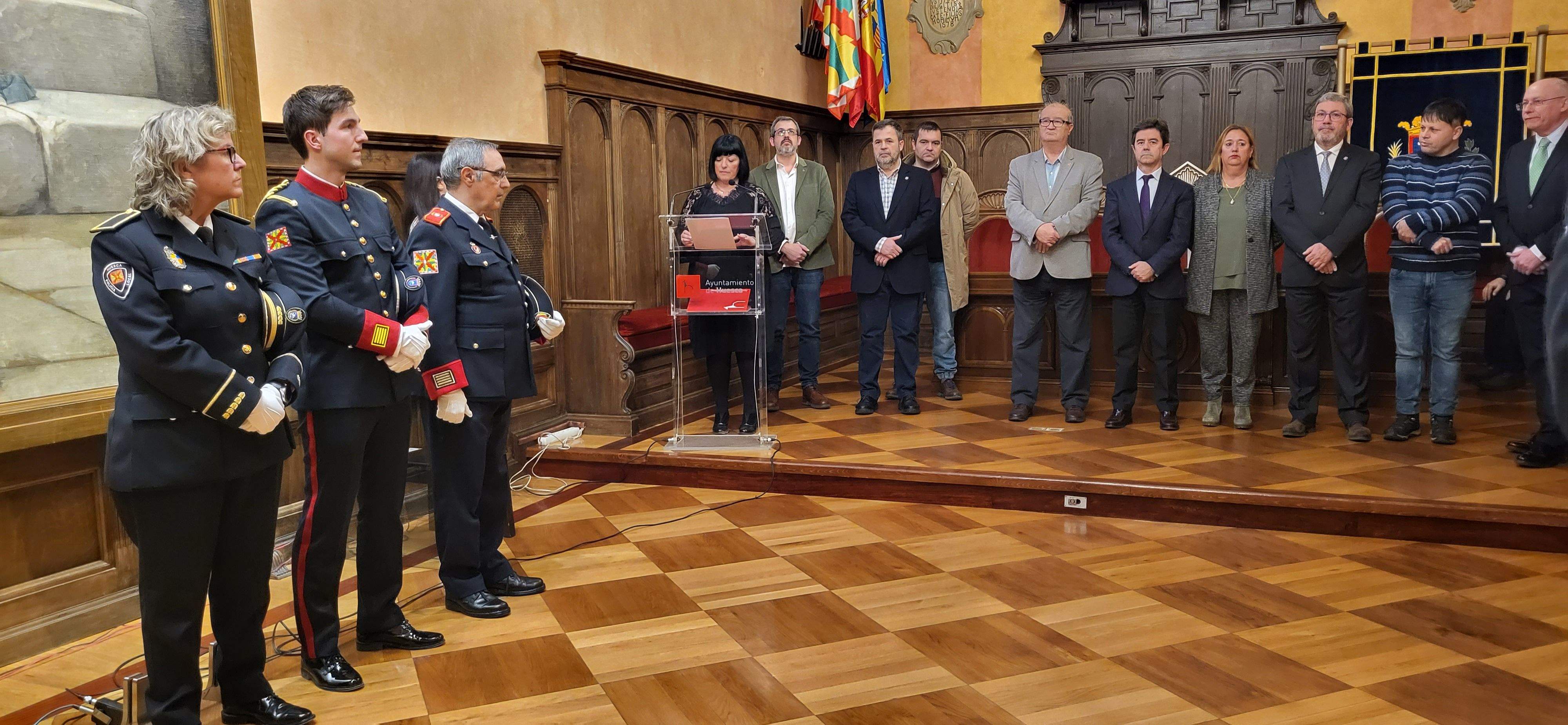 Homenaje al bombero Jacobo Morlán en el Ayuntamiento de Huesca. Foto: Mercedes Manterola