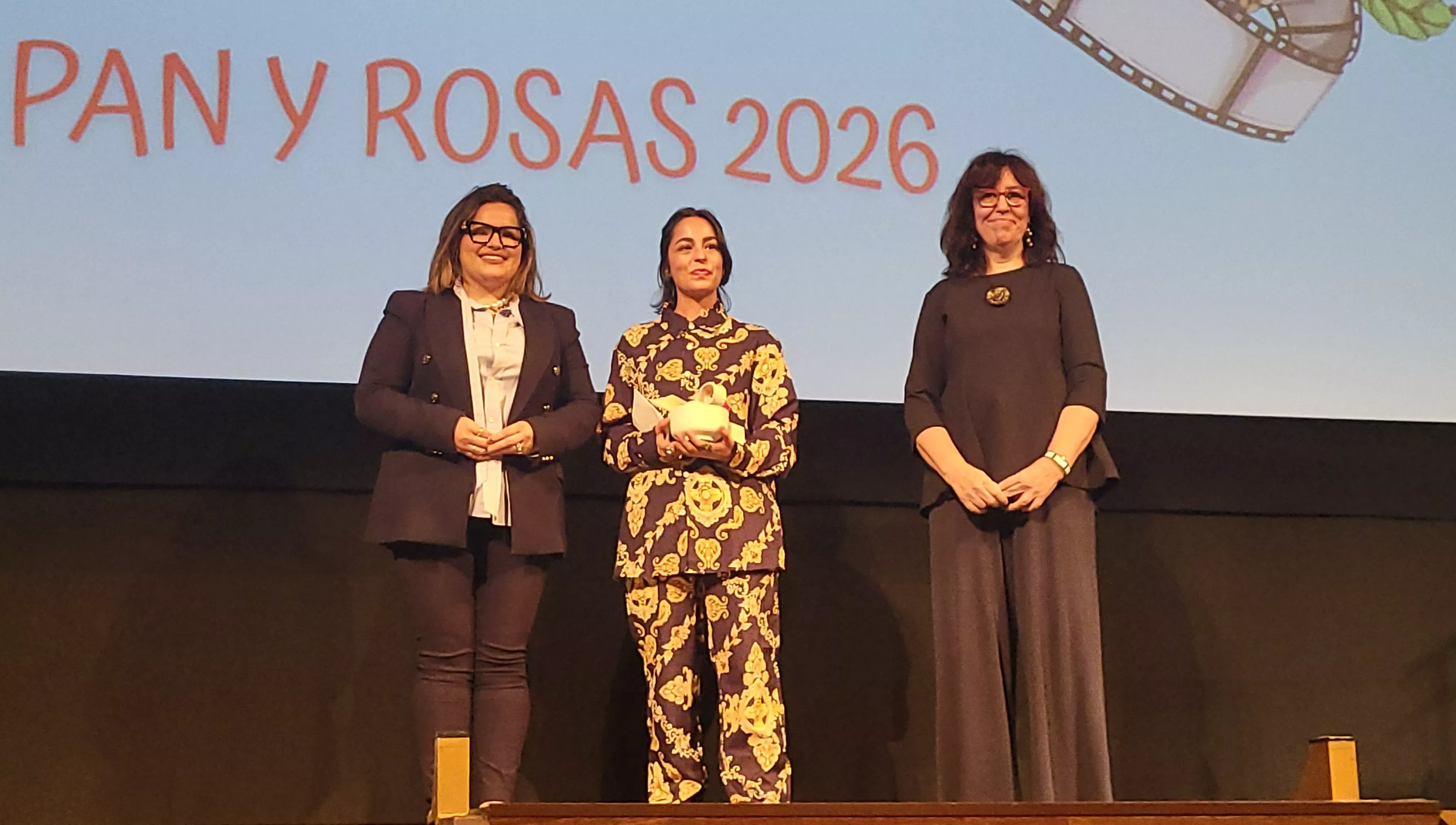 Nata Moreno recibe en Huesca el Premio Pan y Rosas y reivindica a las mujeres que abrieron camino. Foto Mercedes Manterola
