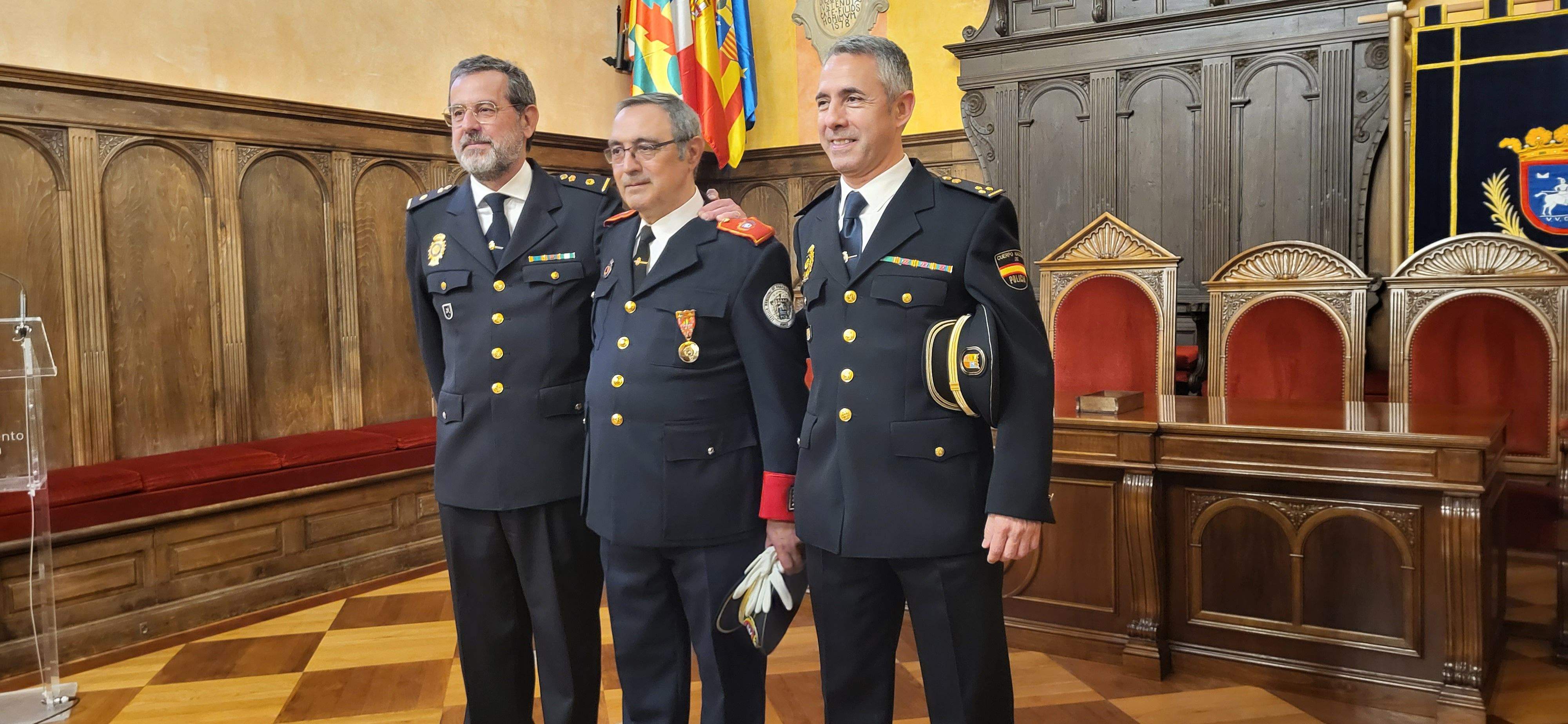 Homenaje al bombero Jacobo Morlán en el Ayuntamiento de Huesca. Foto: Mercedes Manterola